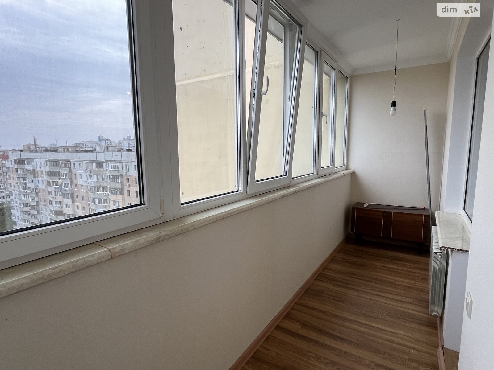 однокомнатная квартира в Одессе, район Поселок Котовского, на ул. Ярослава Баиса 13 в аренду на долгий срок помесячно фото 1