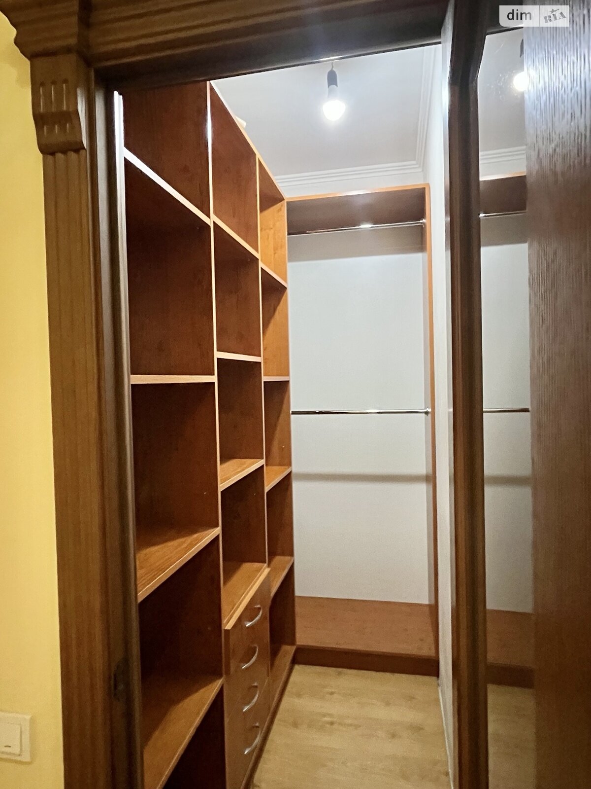 однокомнатная квартира в Одессе, район Поселок Котовского, на ул. Ярослава Баиса 13 в аренду на долгий срок помесячно фото 1