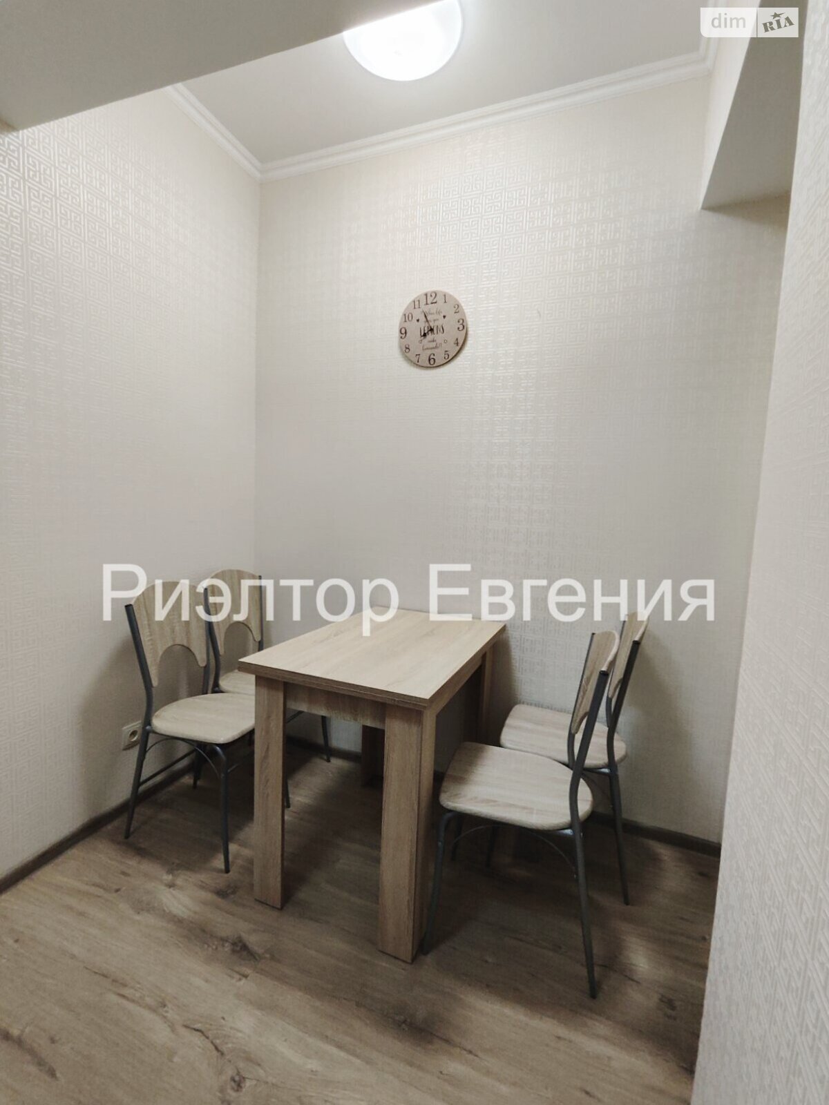 двокімнатна квартира в Одесі, район Приморський, на просп. Олександрівський 3 в довготривалу оренду помісячно фото 1 двокімнатна квартира в Одесі, район Приморський, на просп. Олександрівський 3 в довготривалу оренду помісячно фото 1