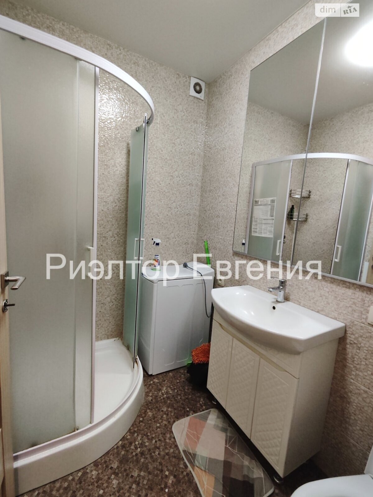 двокімнатна квартира в Одесі, район Приморський, на просп. Олександрівський 3 в довготривалу оренду помісячно фото 1 двокімнатна квартира в Одесі, район Приморський, на просп. Олександрівський 3 в довготривалу оренду помісячно фото 1
