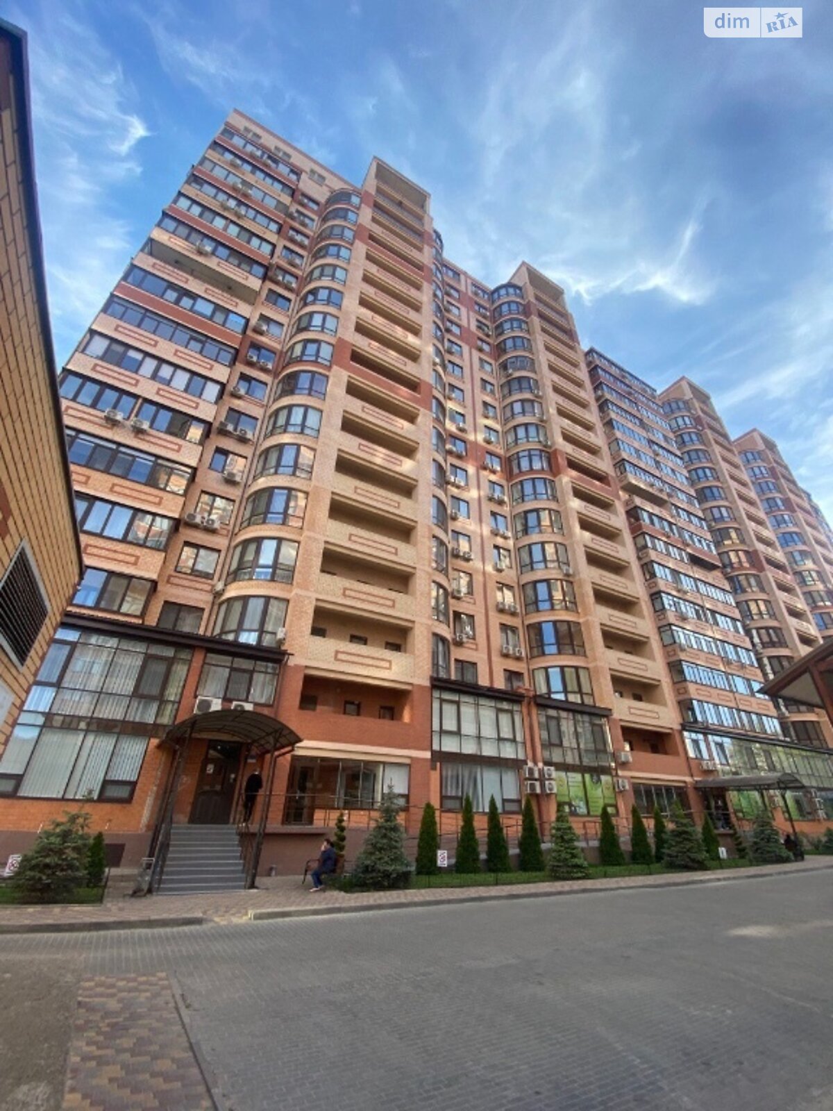 трехкомнатная квартира в Одессе, район Приморский, на ул. Армейская 8Б в аренду на долгий срок помесячно фото 1