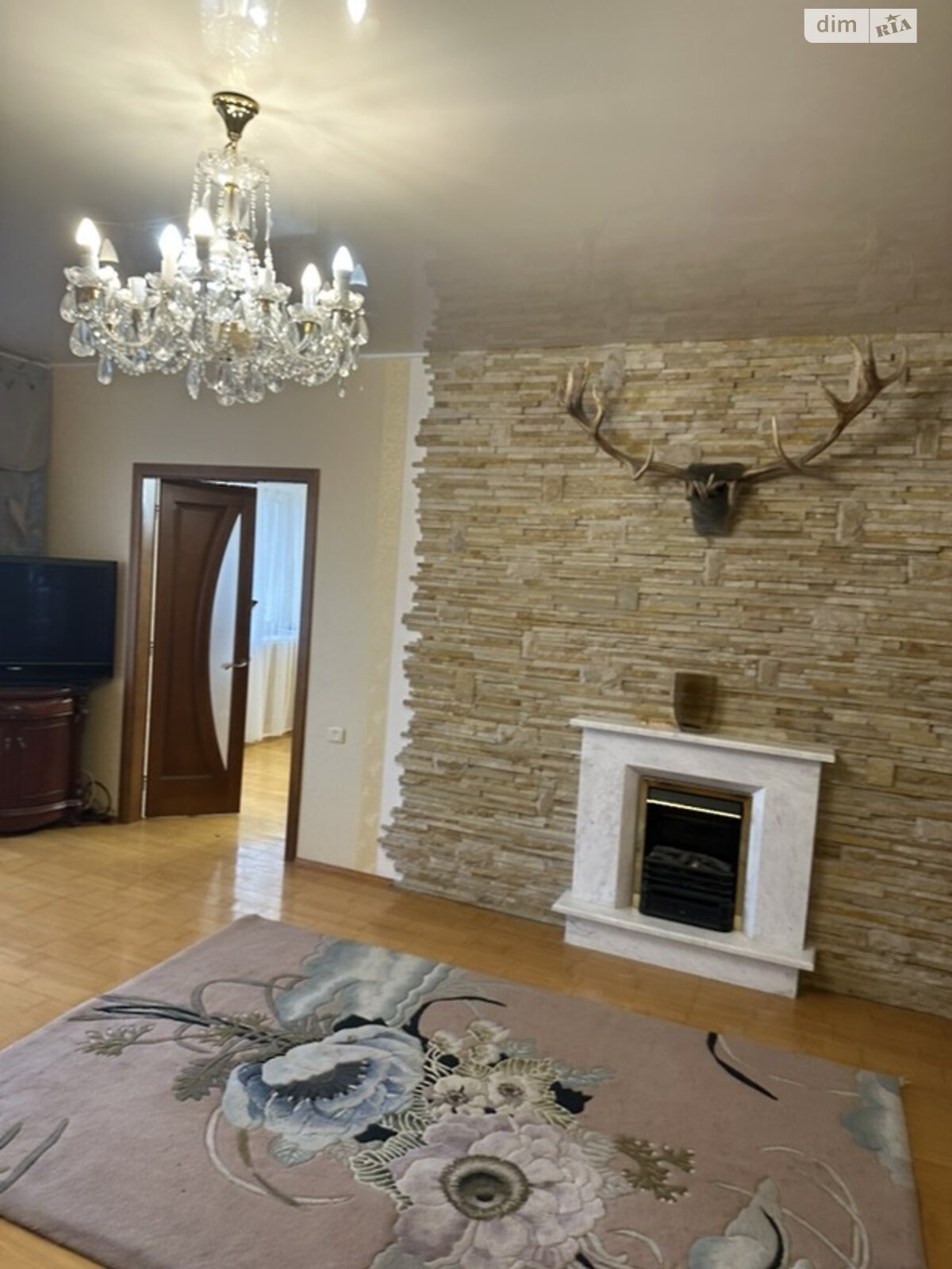 трехкомнатная квартира в Одессе, район Приморский, на ул. Армейская в аренду на долгий срок помесячно фото 1 трехкомнатная квартира в Одессе, район Приморский, на ул. Армейская в аренду на долгий срок помесячно фото 1