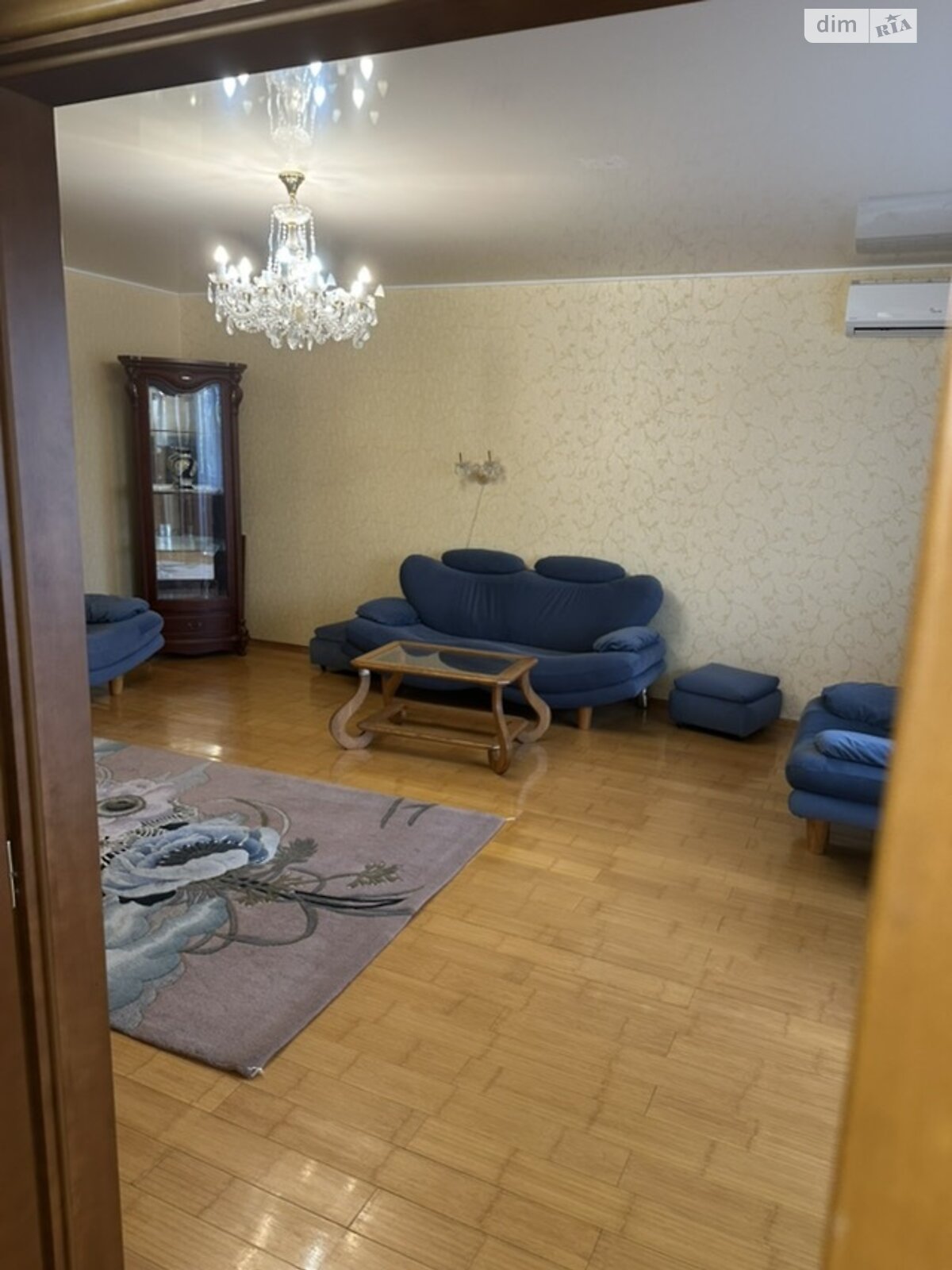 трехкомнатная квартира в Одессе, район Приморский, на ул. Армейская в аренду на долгий срок помесячно фото 1 трехкомнатная квартира в Одессе, район Приморский, на ул. Армейская в аренду на долгий срок помесячно фото 1