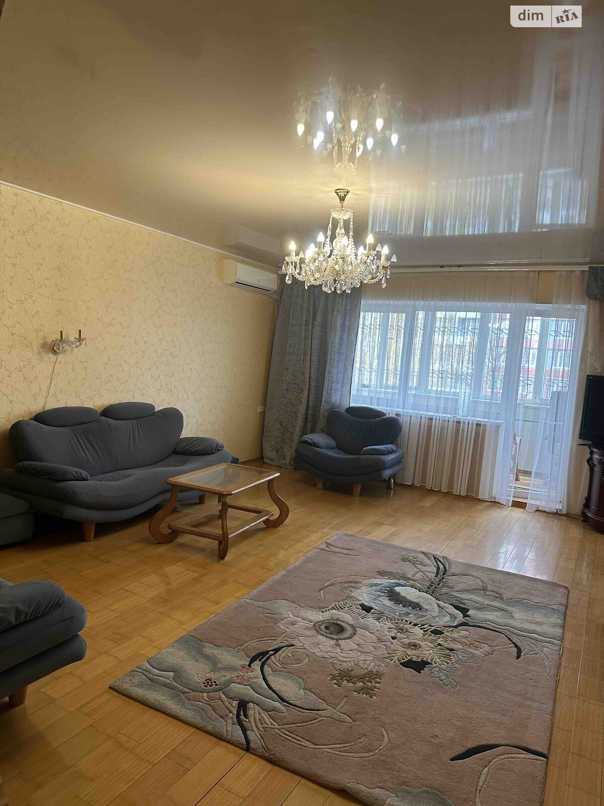 трехкомнатная квартира в Одессе, район Приморский, на ул. Армейская в аренду на долгий срок помесячно фото 1 трехкомнатная квартира в Одессе, район Приморский, на ул. Армейская в аренду на долгий срок помесячно фото 1