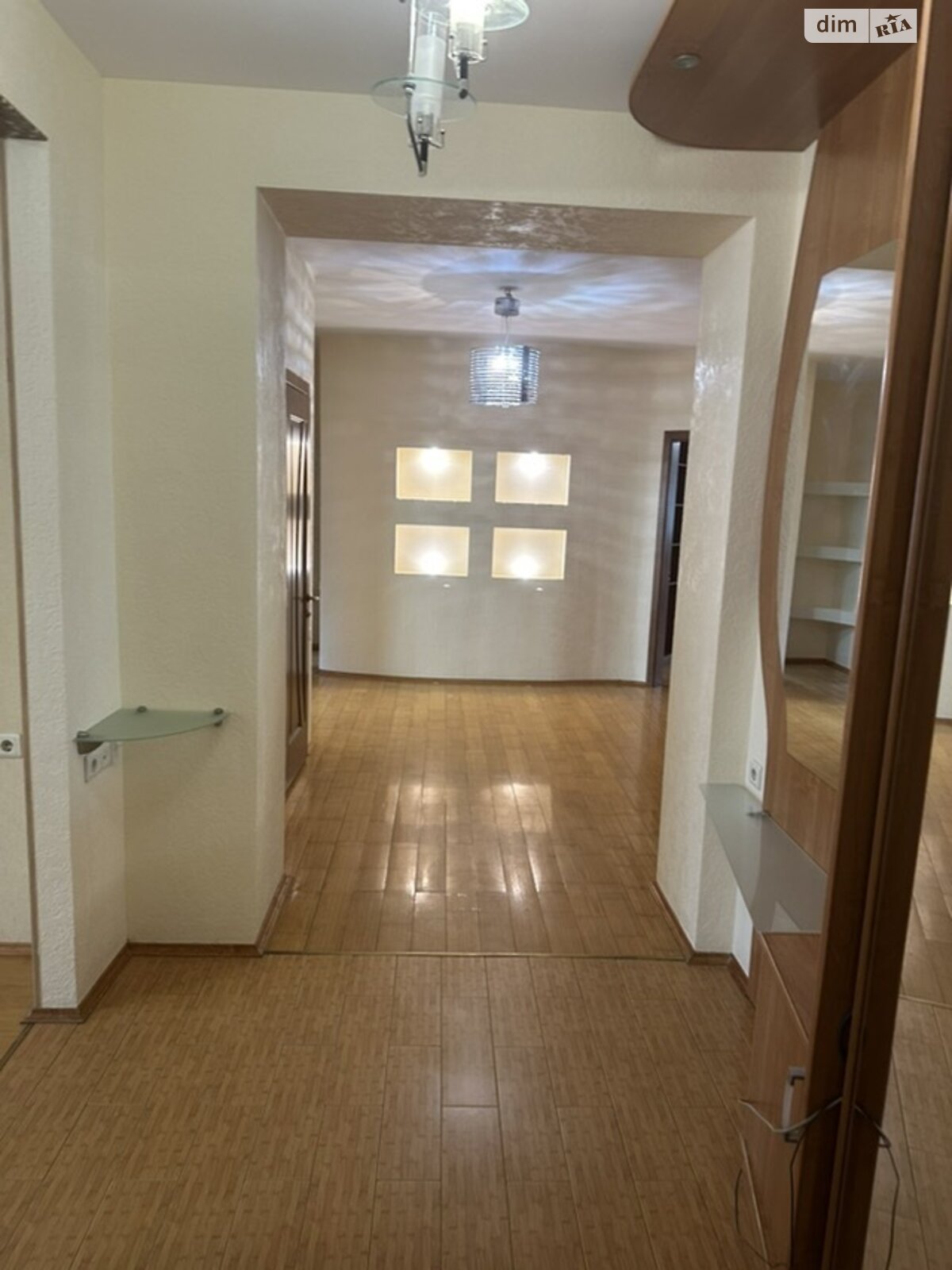 трехкомнатная квартира в Одессе, район Приморский, на ул. Армейская в аренду на долгий срок помесячно фото 1 трехкомнатная квартира в Одессе, район Приморский, на ул. Армейская в аренду на долгий срок помесячно фото 1