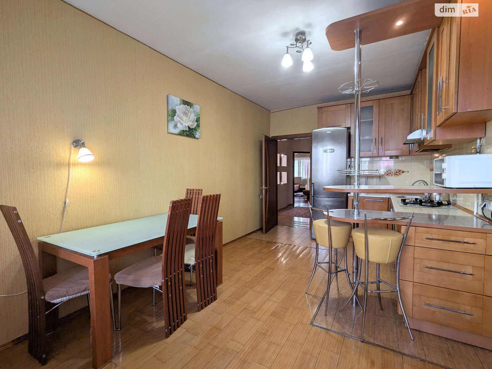 трехкомнатная квартира в Одессе, район Приморский, на ул. Армейская в аренду на долгий срок помесячно фото 1 трехкомнатная квартира в Одессе, район Приморский, на ул. Армейская в аренду на долгий срок помесячно фото 1