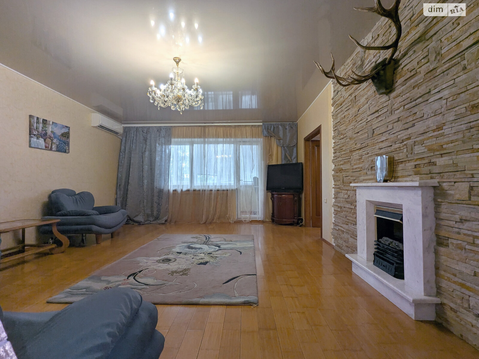 трехкомнатная квартира в Одессе, район Приморский, на ул. Армейская в аренду на долгий срок помесячно фото 1 трехкомнатная квартира в Одессе, район Приморский, на ул. Армейская в аренду на долгий срок помесячно фото 1