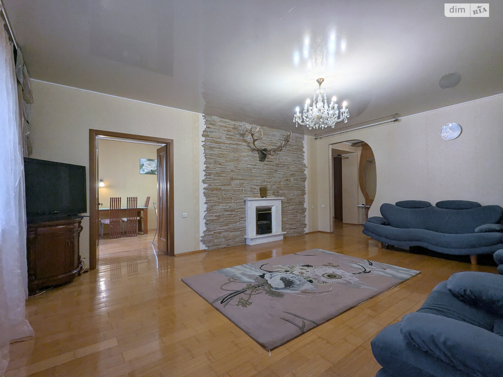 трехкомнатная квартира в Одессе, район Приморский, на ул. Армейская в аренду на долгий срок помесячно фото 1 трехкомнатная квартира в Одессе, район Приморский, на ул. Армейская в аренду на долгий срок помесячно фото 1