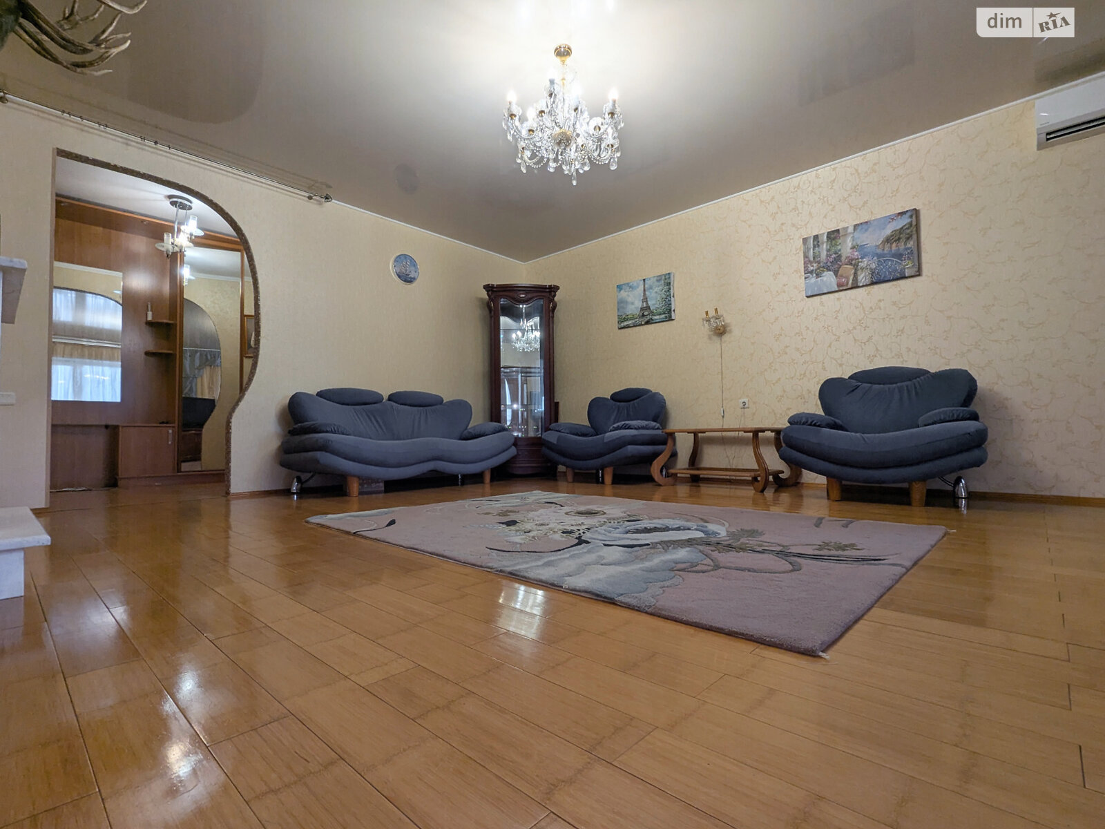 трехкомнатная квартира в Одессе, район Приморский, на ул. Армейская в аренду на долгий срок помесячно фото 1 трехкомнатная квартира в Одессе, район Приморский, на ул. Армейская в аренду на долгий срок помесячно фото 1