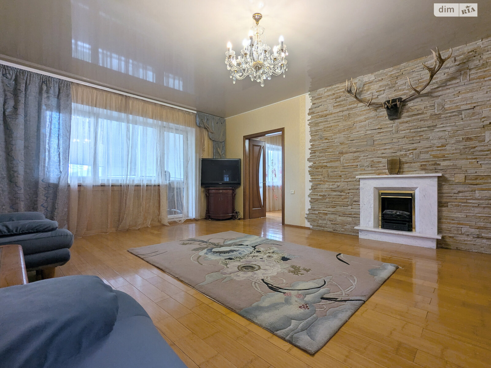 трехкомнатная квартира в Одессе, район Приморский, на ул. Армейская в аренду на долгий срок помесячно фото 1 трехкомнатная квартира в Одессе, район Приморский, на ул. Армейская в аренду на долгий срок помесячно фото 1