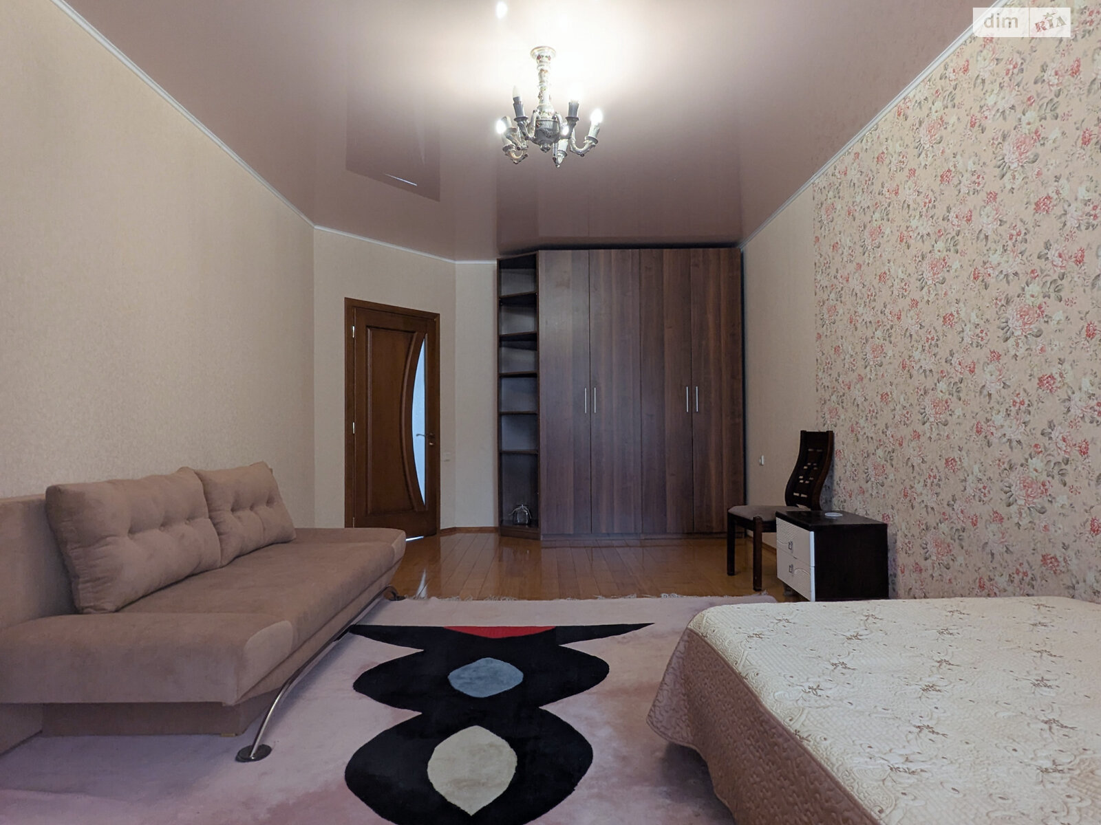 трехкомнатная квартира в Одессе, район Приморский, на ул. Армейская в аренду на долгий срок помесячно фото 1 трехкомнатная квартира в Одессе, район Приморский, на ул. Армейская в аренду на долгий срок помесячно фото 1