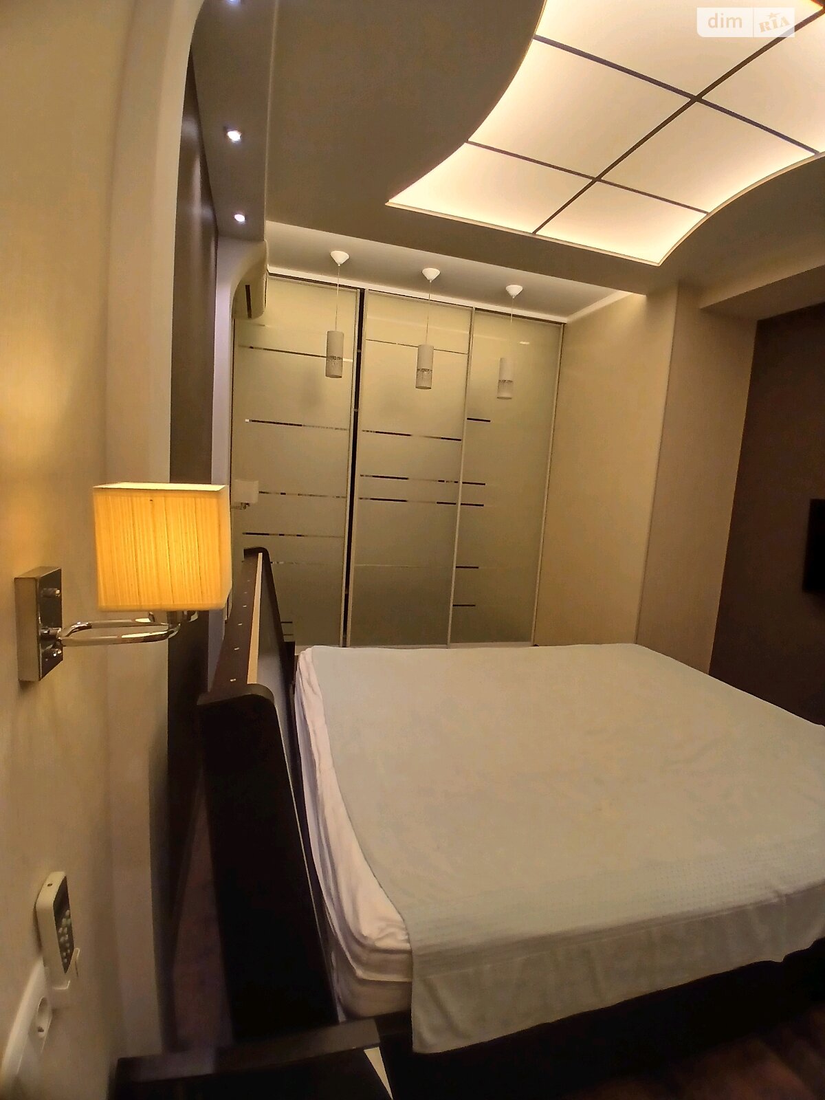 однокімнатна квартира в Одесі, район Приморський, на вул. Армійська в довготривалу оренду помісячно фото 1