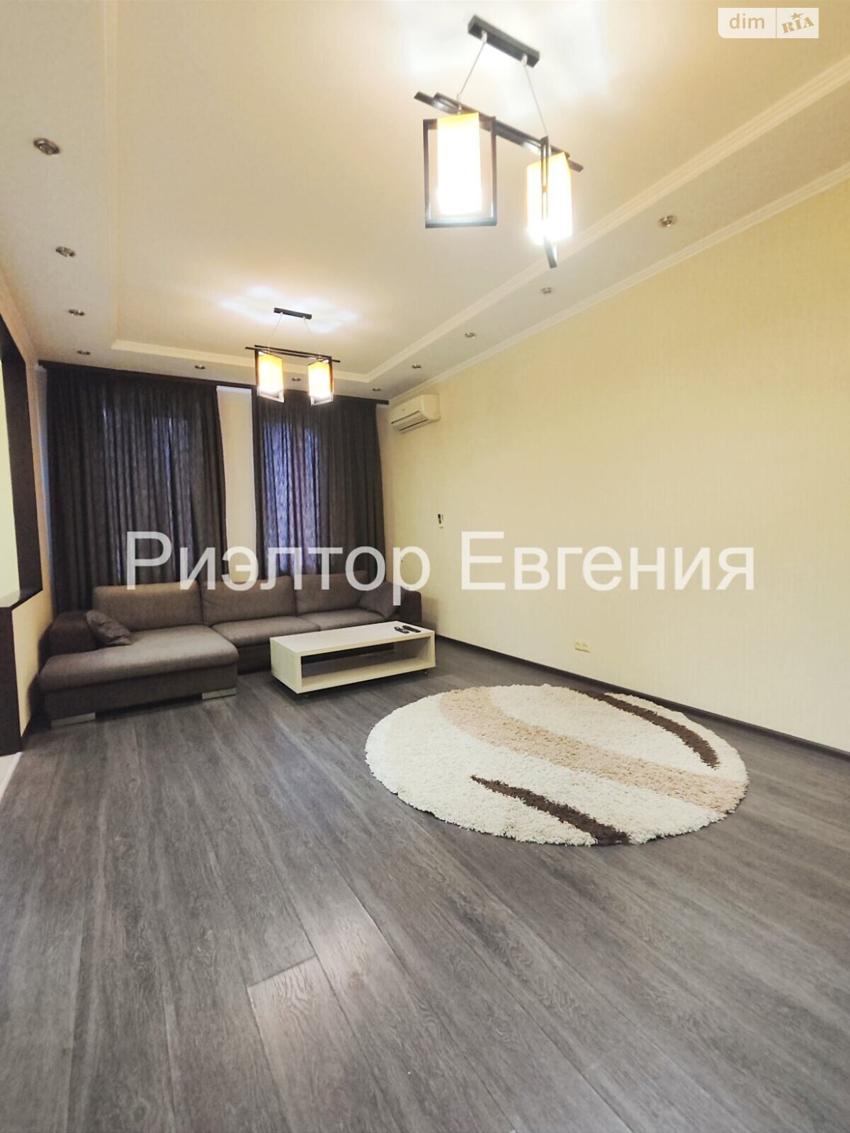 двокімнатна квартира в Одесі, район Приморський, на вул. Базарна 5/3 в довготривалу оренду помісячно фото 1 двокімнатна квартира в Одесі, район Приморський, на вул. Базарна 5/3 в довготривалу оренду помісячно фото 1