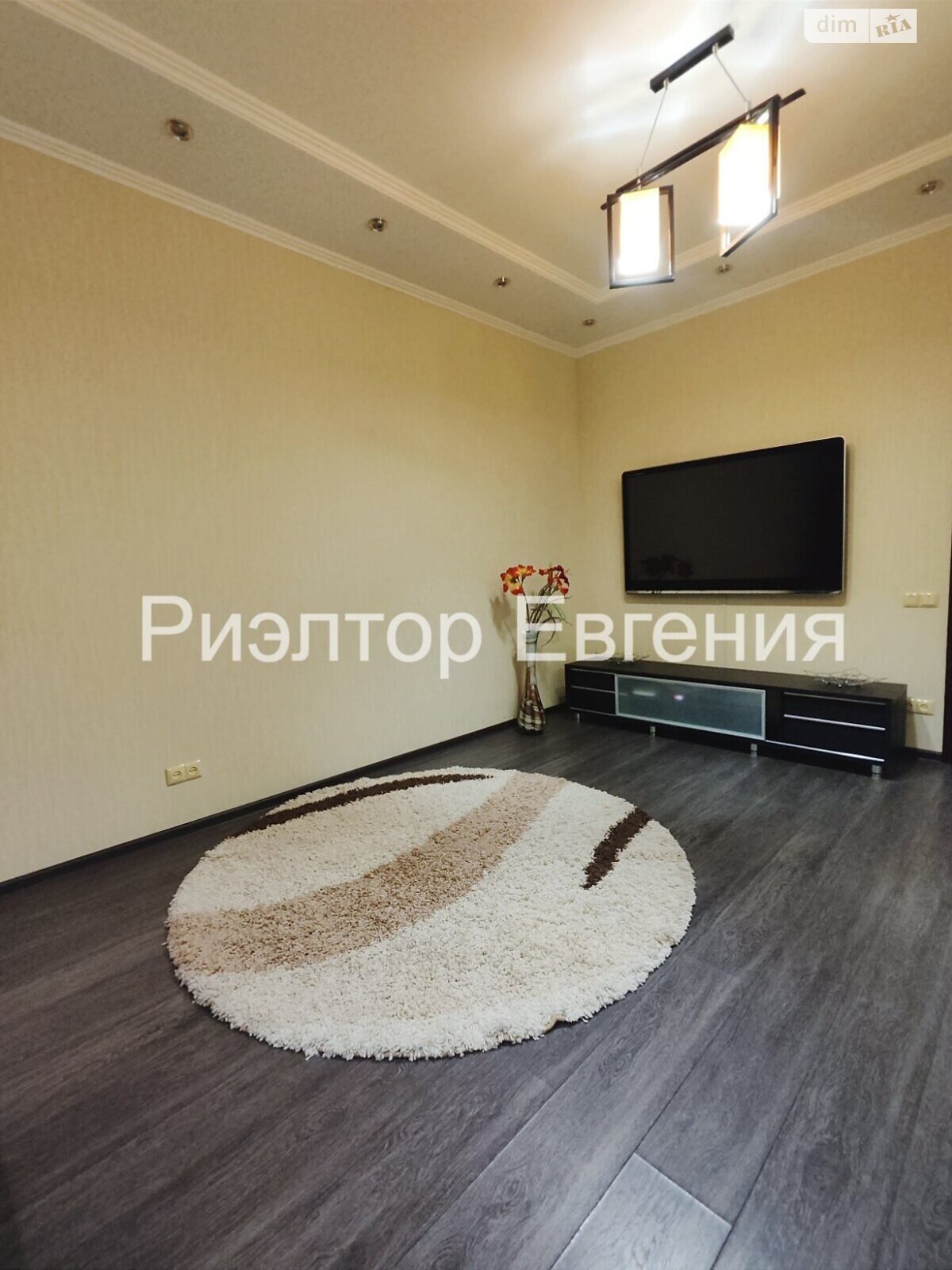 двокімнатна квартира в Одесі, район Приморський, на вул. Базарна 5/3 в довготривалу оренду помісячно фото 1 двокімнатна квартира в Одесі, район Приморський, на вул. Базарна 5/3 в довготривалу оренду помісячно фото 1