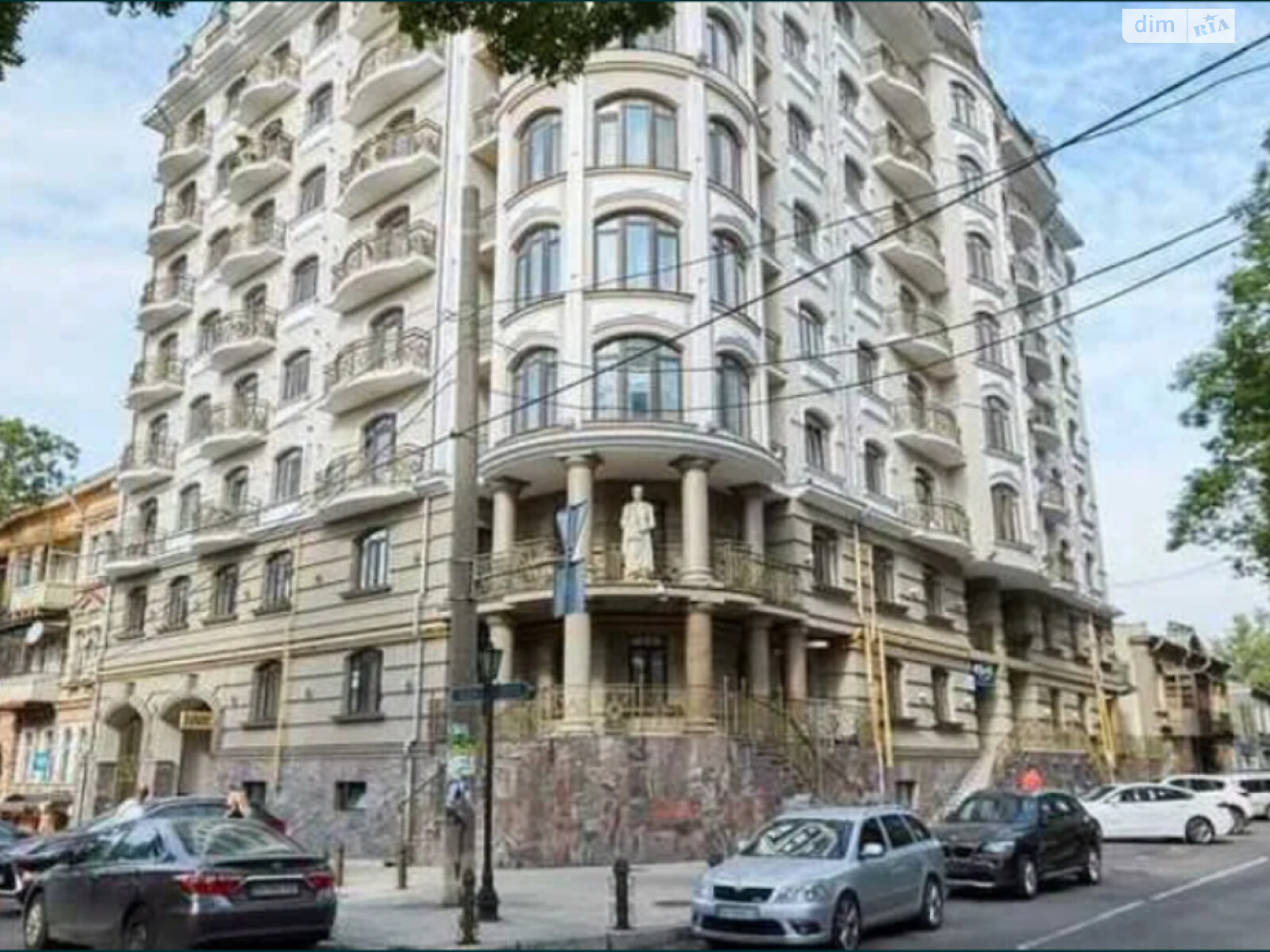 трикімнатна квартира в Одесі, район Приморський, на вул. Базарна в довготривалу оренду помісячно фото 1 трикімнатна квартира в Одесі, район Приморський, на вул. Базарна в довготривалу оренду помісячно фото 1