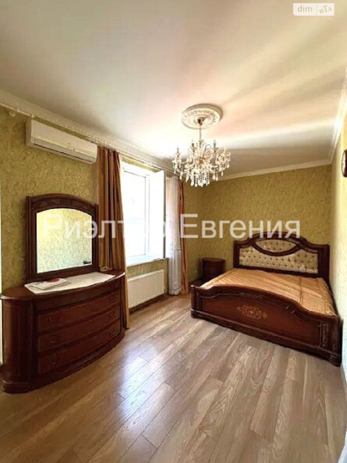 трехкомнатная квартира в Одессе, район Приморский, на ул. Базарная 5/2 в аренду на долгий срок помесячно фото 1 трехкомнатная квартира в Одессе, район Приморский, на ул. Базарная 5/2 в аренду на долгий срок помесячно фото 1