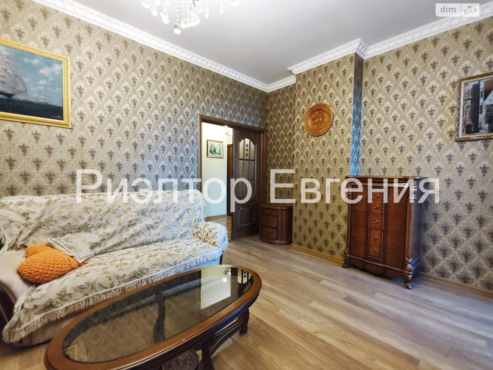 трехкомнатная квартира в Одессе, район Приморский, на ул. Базарная 5/2 в аренду на долгий срок помесячно фото 1 трехкомнатная квартира в Одессе, район Приморский, на ул. Базарная 5/2 в аренду на долгий срок помесячно фото 1