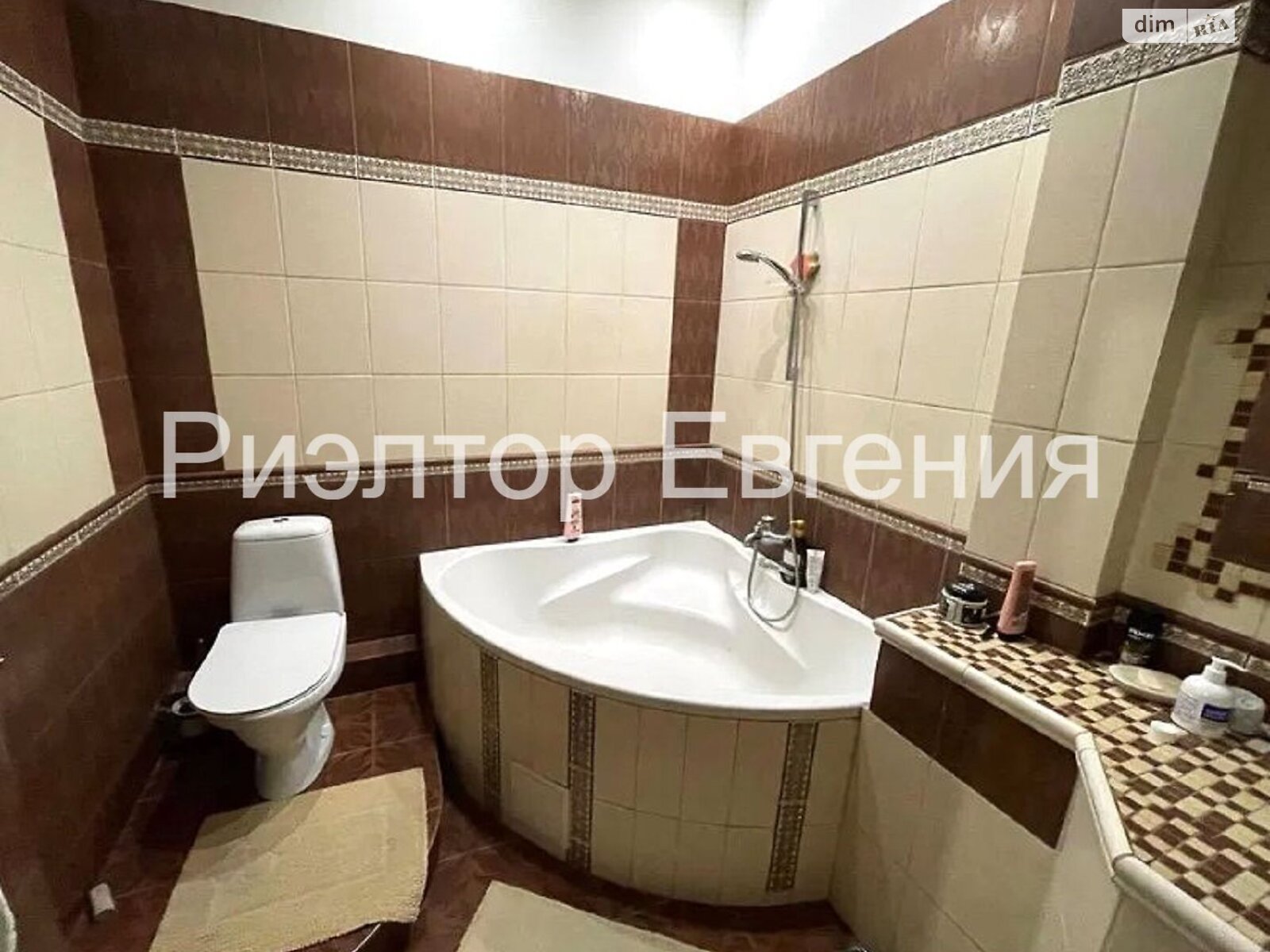 трикімнатна квартира в Одесі, район Приморський, на вул. Базарна 32 в довготривалу оренду помісячно фото 1 трикімнатна квартира в Одесі, район Приморський, на вул. Базарна 32 в довготривалу оренду помісячно фото 1