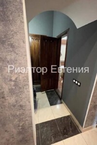 трикімнатна квартира в Одесі, район Приморський, на вул. Базарна 32 в довготривалу оренду помісячно фото 2 трикімнатна квартира в Одесі, район Приморський, на вул. Базарна 32 в довготривалу оренду помісячно фото 2