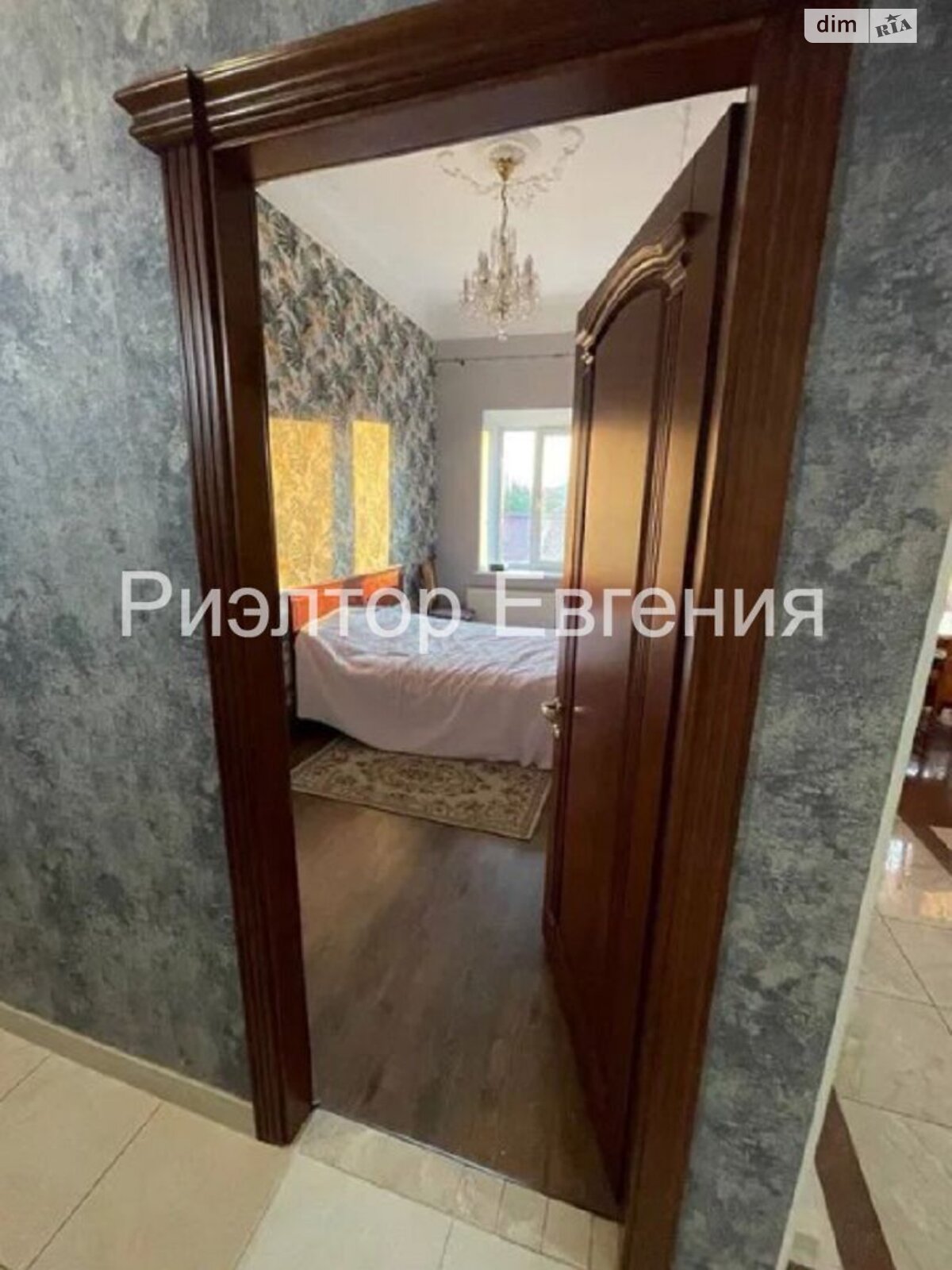 трикімнатна квартира в Одесі, район Приморський, на вул. Базарна 32 в довготривалу оренду помісячно фото 1 трикімнатна квартира в Одесі, район Приморський, на вул. Базарна 32 в довготривалу оренду помісячно фото 1