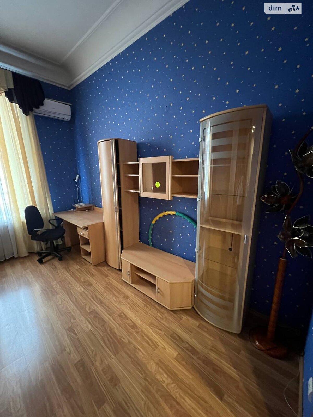 трехкомнатная квартира в Одессе, район Приморский, на ул. Базарная в аренду на долгий срок помесячно фото 1 трехкомнатная квартира в Одессе, район Приморский, на ул. Базарная в аренду на долгий срок помесячно фото 1