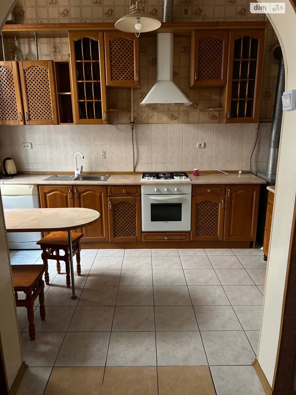 трехкомнатная квартира в Одессе, район Приморский, на ул. Базарная в аренду на долгий срок помесячно фото 1 трехкомнатная квартира в Одессе, район Приморский, на ул. Базарная в аренду на долгий срок помесячно фото 1