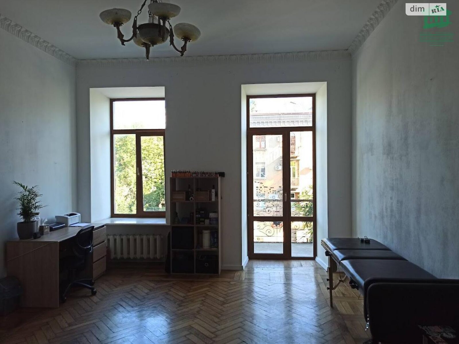 четырехкомнатная квартира в Одессе, район Приморский, на ул. Леонтовича в аренду на долгий срок помесячно фото 1