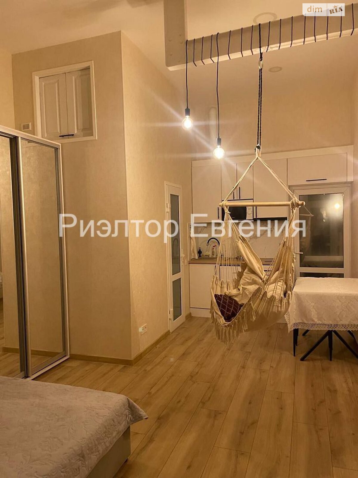 однокомнатная квартира в Одессе, район Приморский, на ул. Дерибасовская 17 в аренду на долгий срок помесячно фото 1 однокомнатная квартира в Одессе, район Приморский, на ул. Дерибасовская 17 в аренду на долгий срок помесячно фото 1