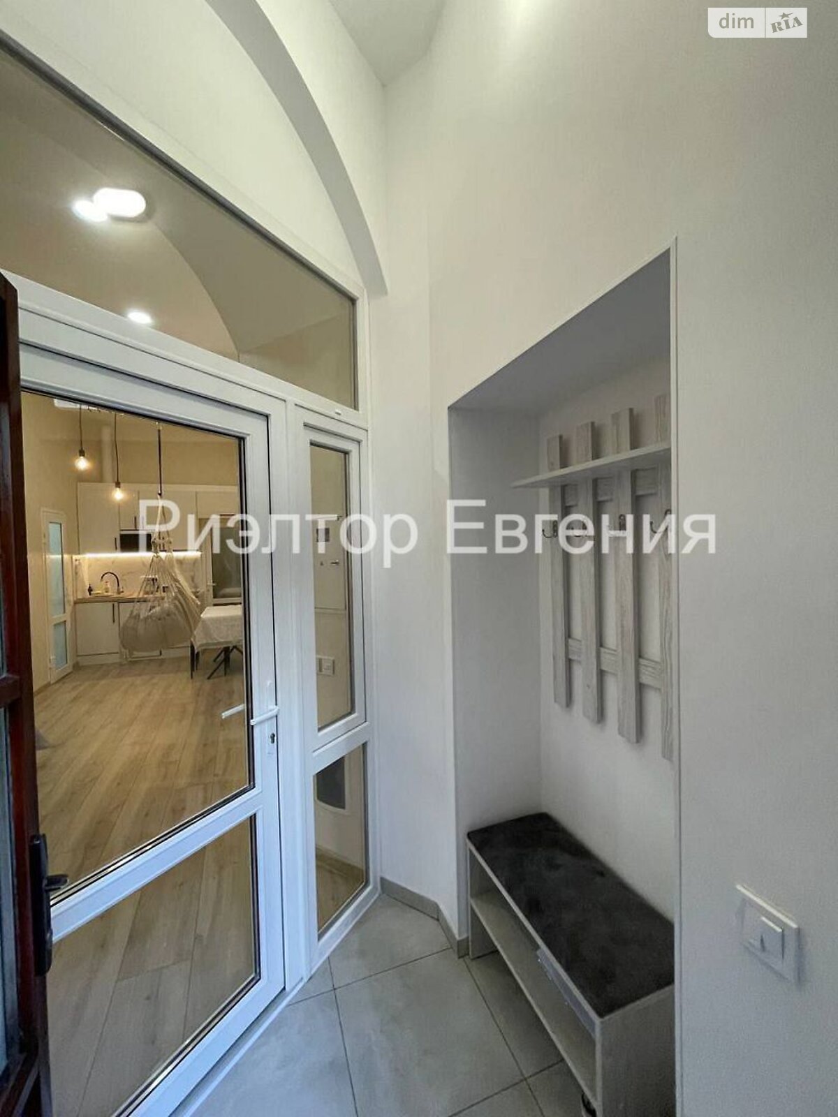 однокомнатная квартира в Одессе, район Приморский, на ул. Дерибасовская 17 в аренду на долгий срок помесячно фото 1 однокомнатная квартира в Одессе, район Приморский, на ул. Дерибасовская 17 в аренду на долгий срок помесячно фото 1