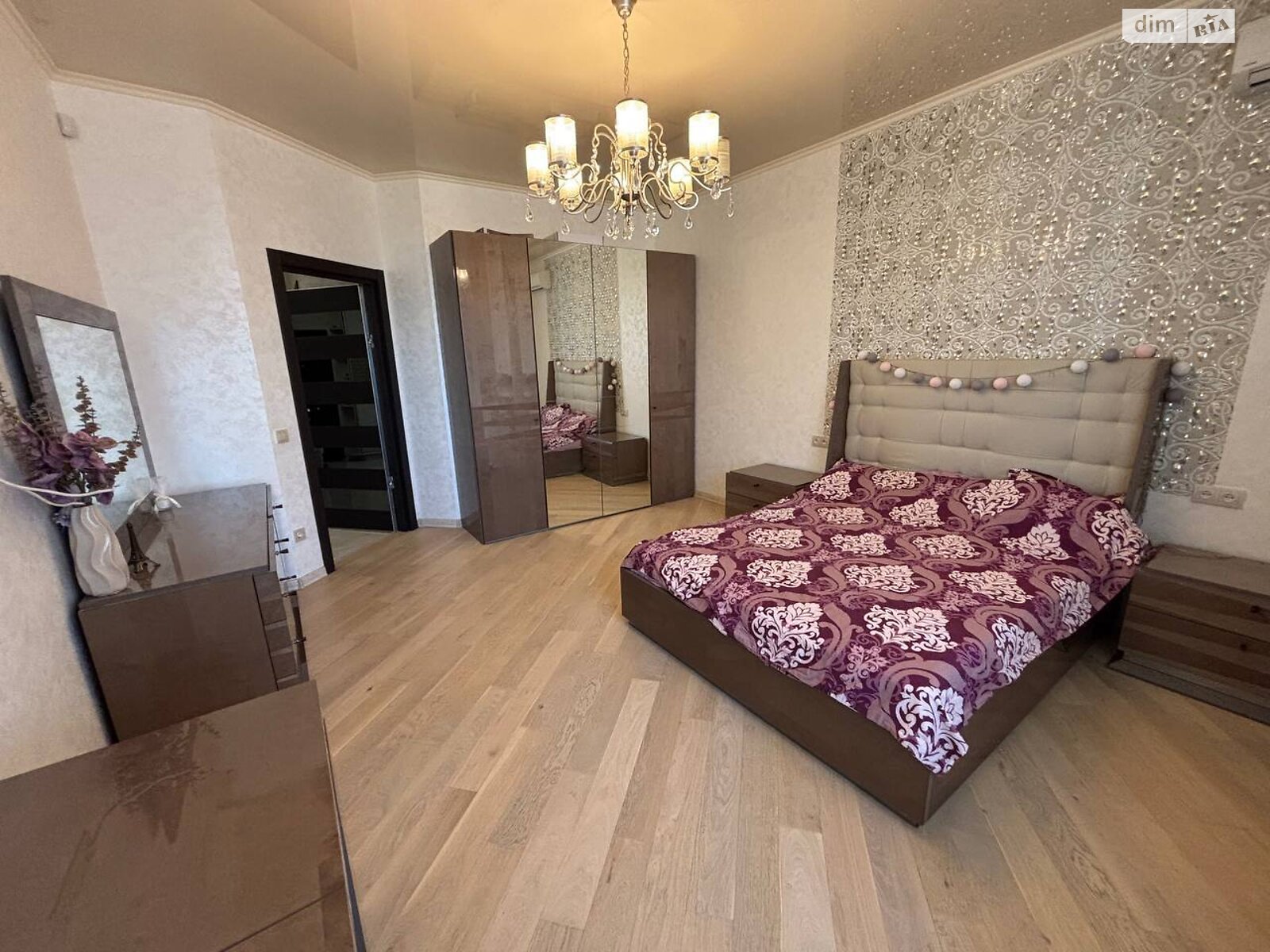 однокімнатна квартира в Одесі, район Приморський, на вул. Добровольців 8 в довготривалу оренду помісячно фото 1