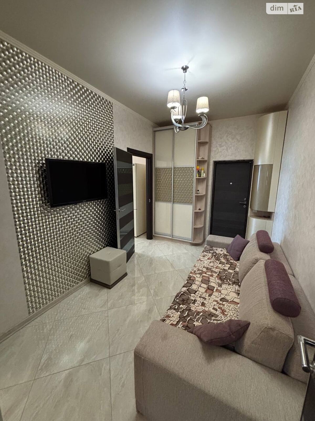 однокімнатна квартира в Одесі, район Приморський, на вул. Добровольців 8 в довготривалу оренду помісячно фото 1