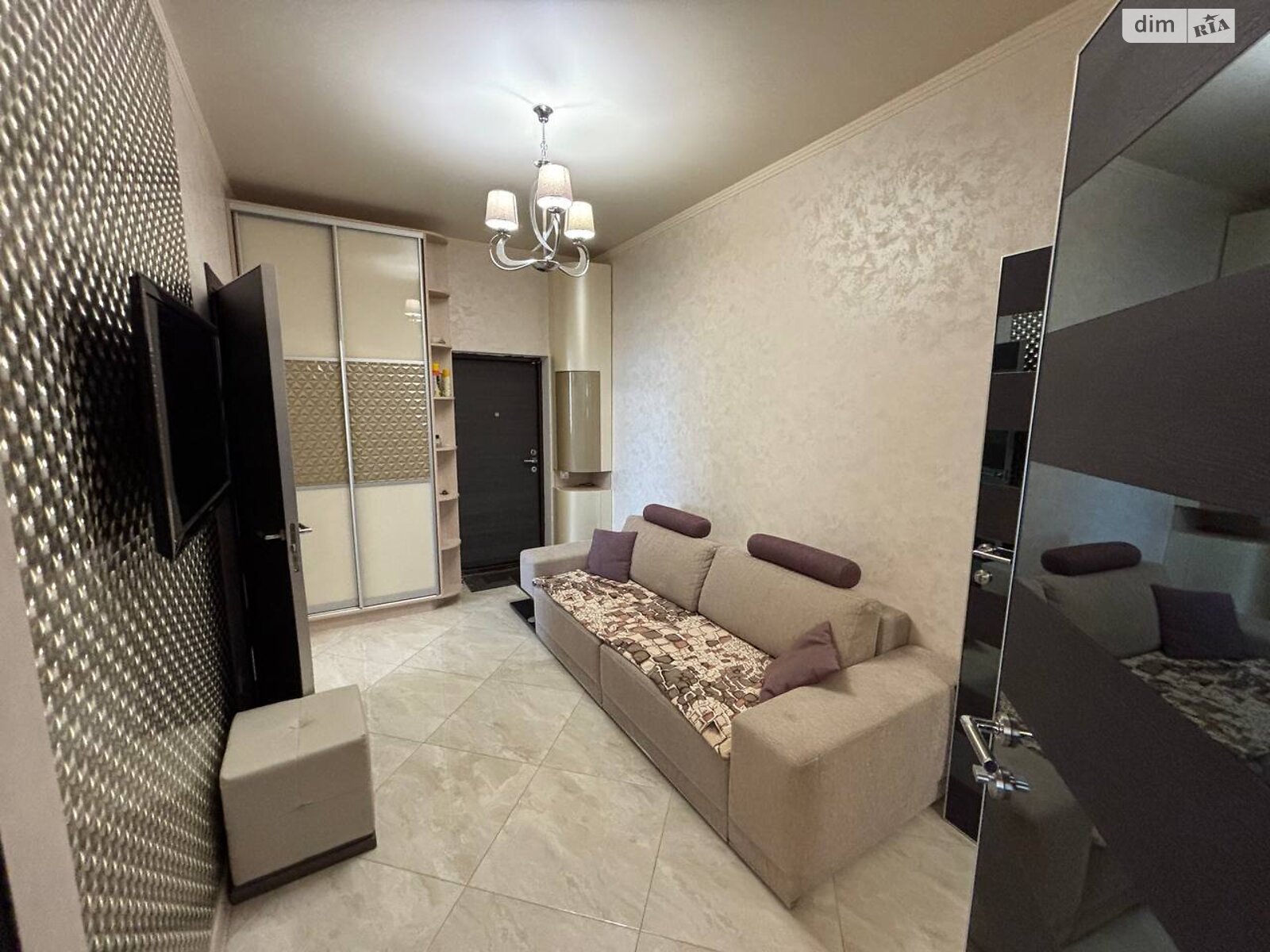 однокімнатна квартира в Одесі, район Приморський, на вул. Добровольців 8 в довготривалу оренду помісячно фото 1