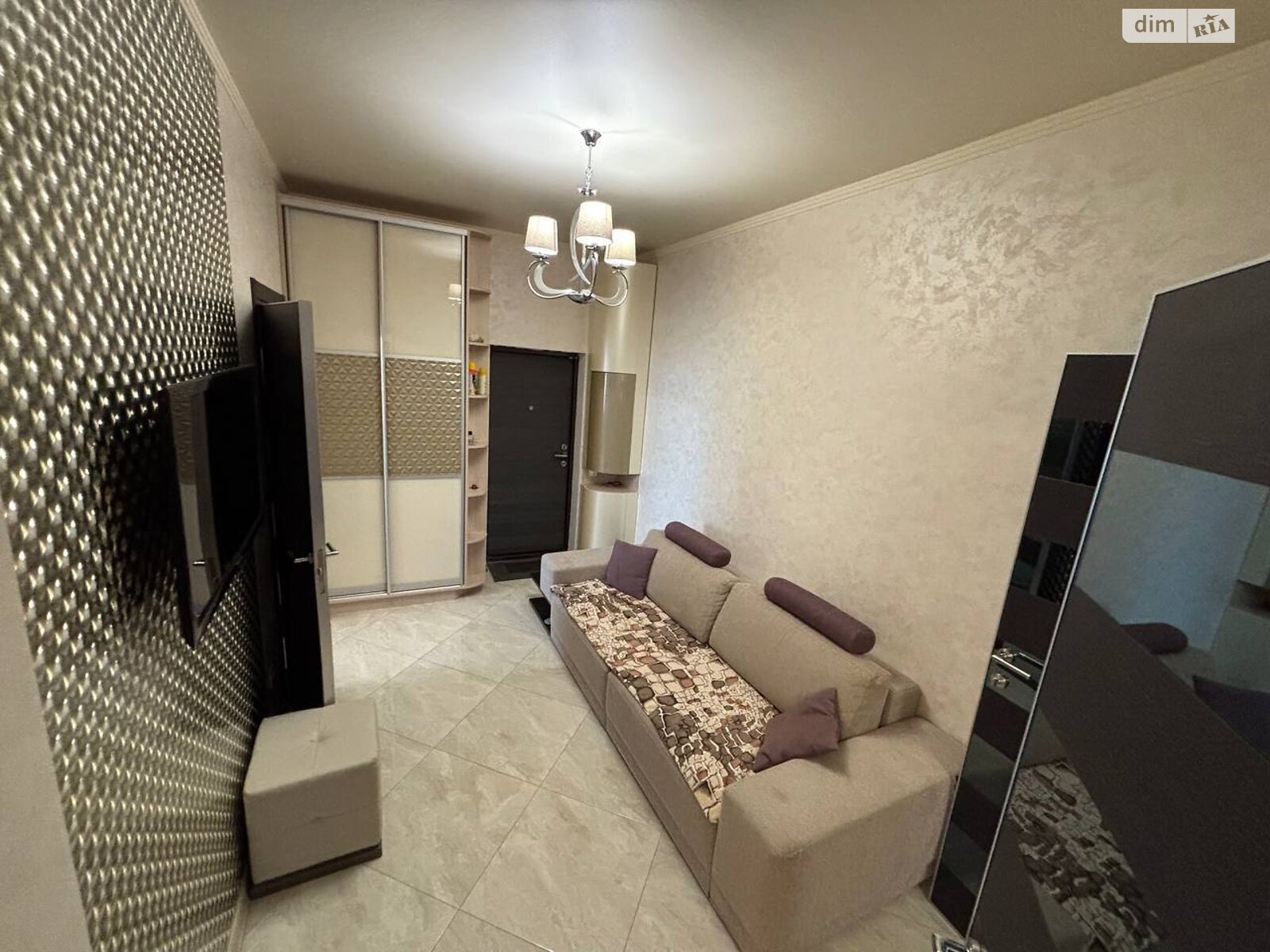 однокімнатна квартира в Одесі, район Приморський, на вул. Добровольців 8 в довготривалу оренду помісячно фото 1