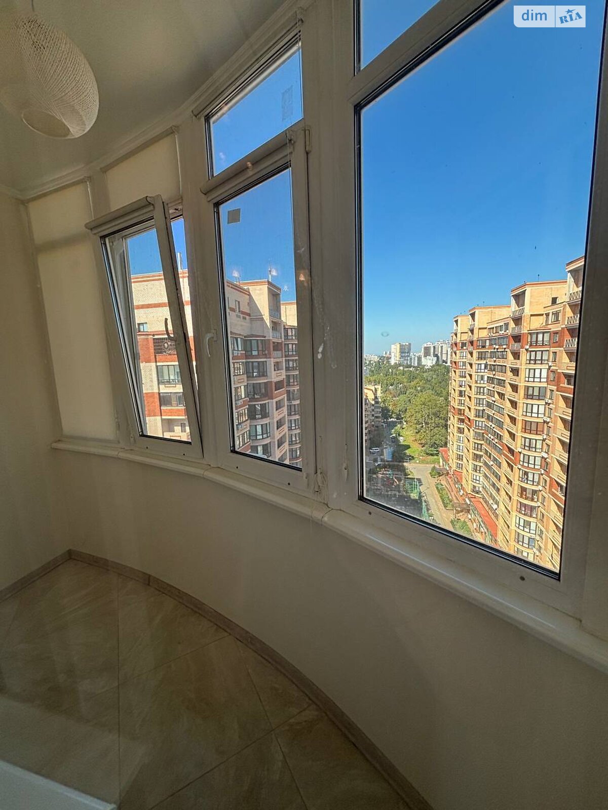 однокімнатна квартира в Одесі, район Приморський, на вул. Добровольців 8 в довготривалу оренду помісячно фото 1