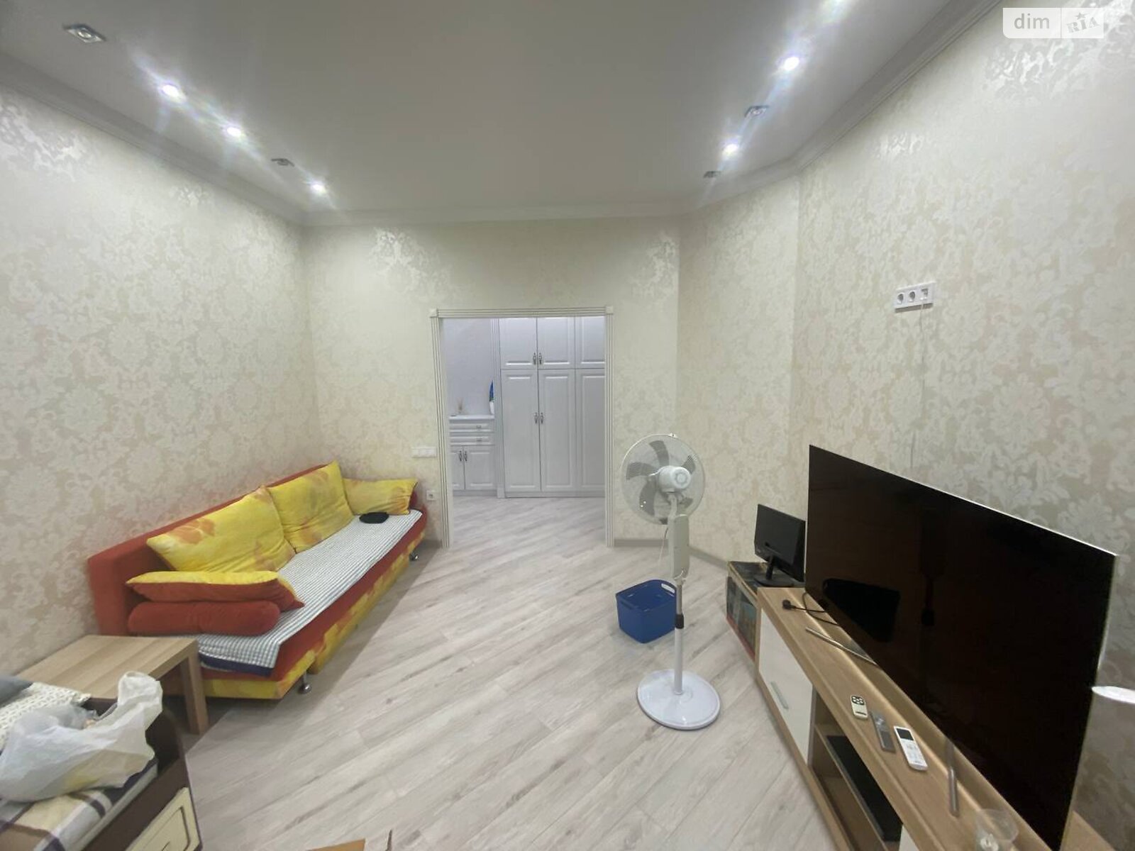 двухкомнатная квартира в Одессе, район Приморский, на ул. Добровольцев 8 в аренду на долгий срок помесячно фото 1