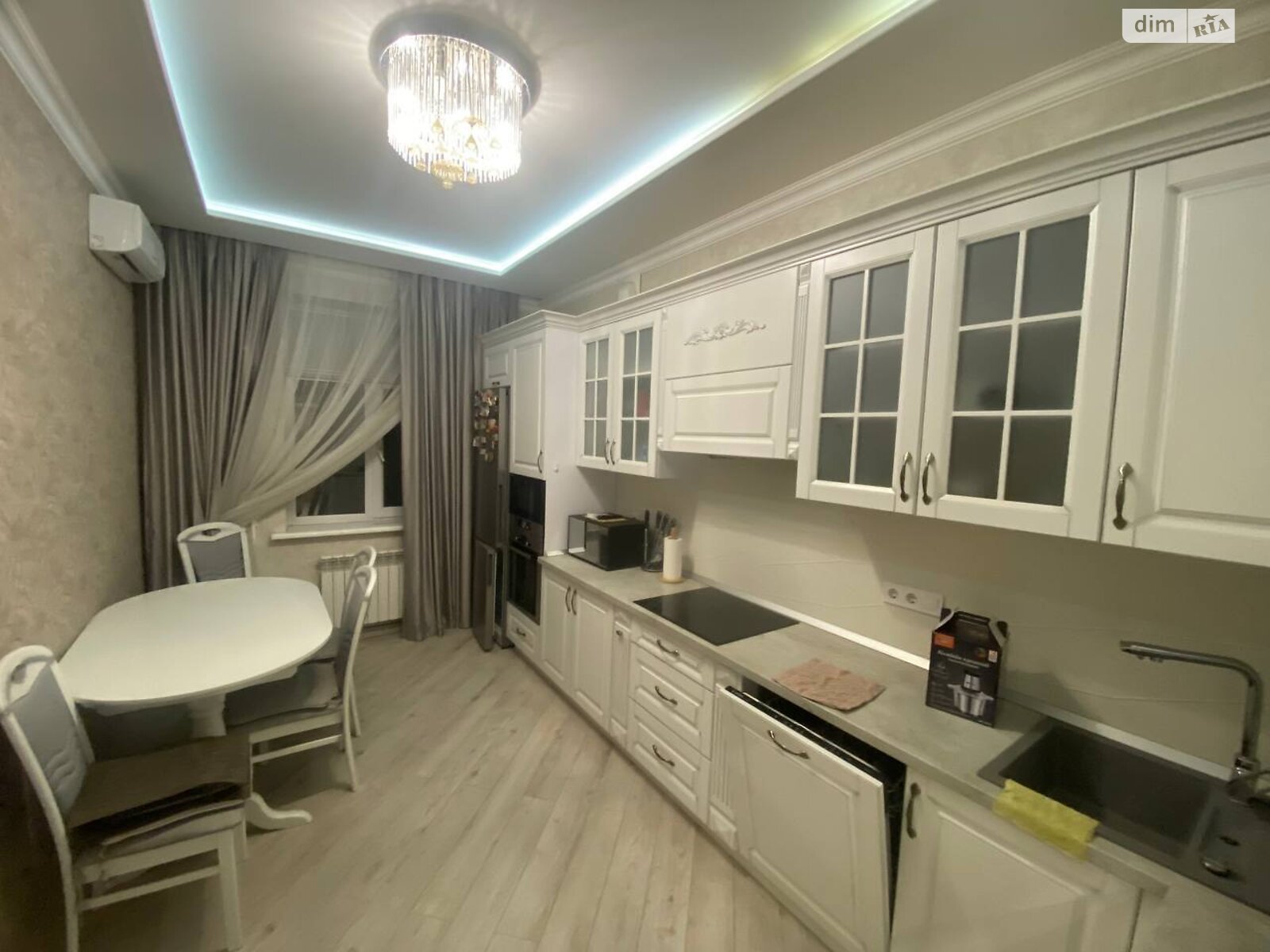 двухкомнатная квартира в Одессе, район Приморский, на ул. Добровольцев 8 в аренду на долгий срок помесячно фото 1