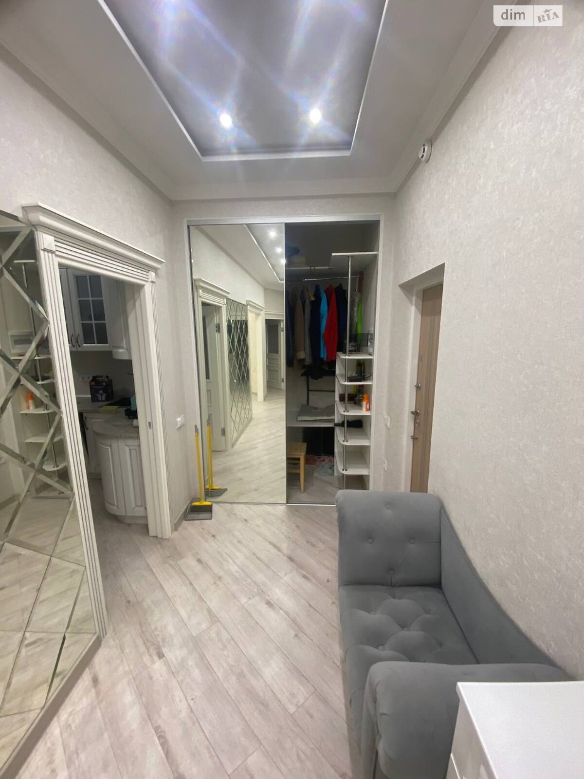 двухкомнатная квартира в Одессе, район Приморский, на ул. Добровольцев 8 в аренду на долгий срок помесячно фото 1