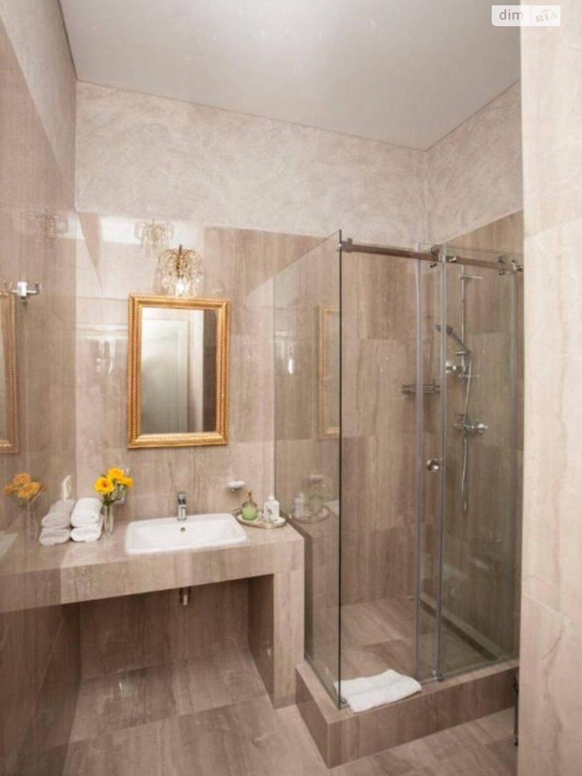 однокімнатна квартира в Одесі, район Приморський, на пл. Катерининська 8, кв. 6 в довготривалу оренду помісячно фото 1 однокімнатна квартира в Одесі, район Приморський, на пл. Катерининська 8, кв. 6 в довготривалу оренду помісячно фото 1