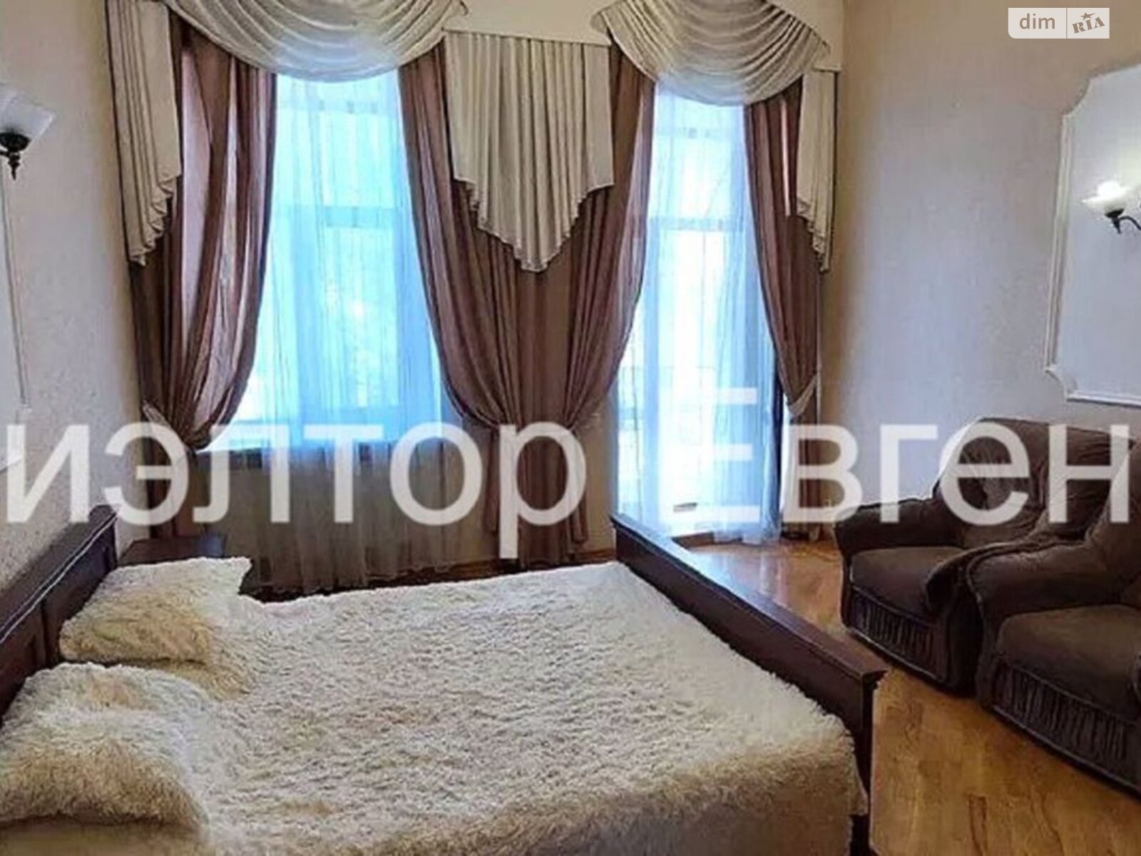 трехкомнатная квартира в Одессе, район Приморский, на ул. Екатерининская 34/36 в аренду на долгий срок помесячно фото 1 трехкомнатная квартира в Одессе, район Приморский, на ул. Екатерининская 34/36 в аренду на долгий срок помесячно фото 1