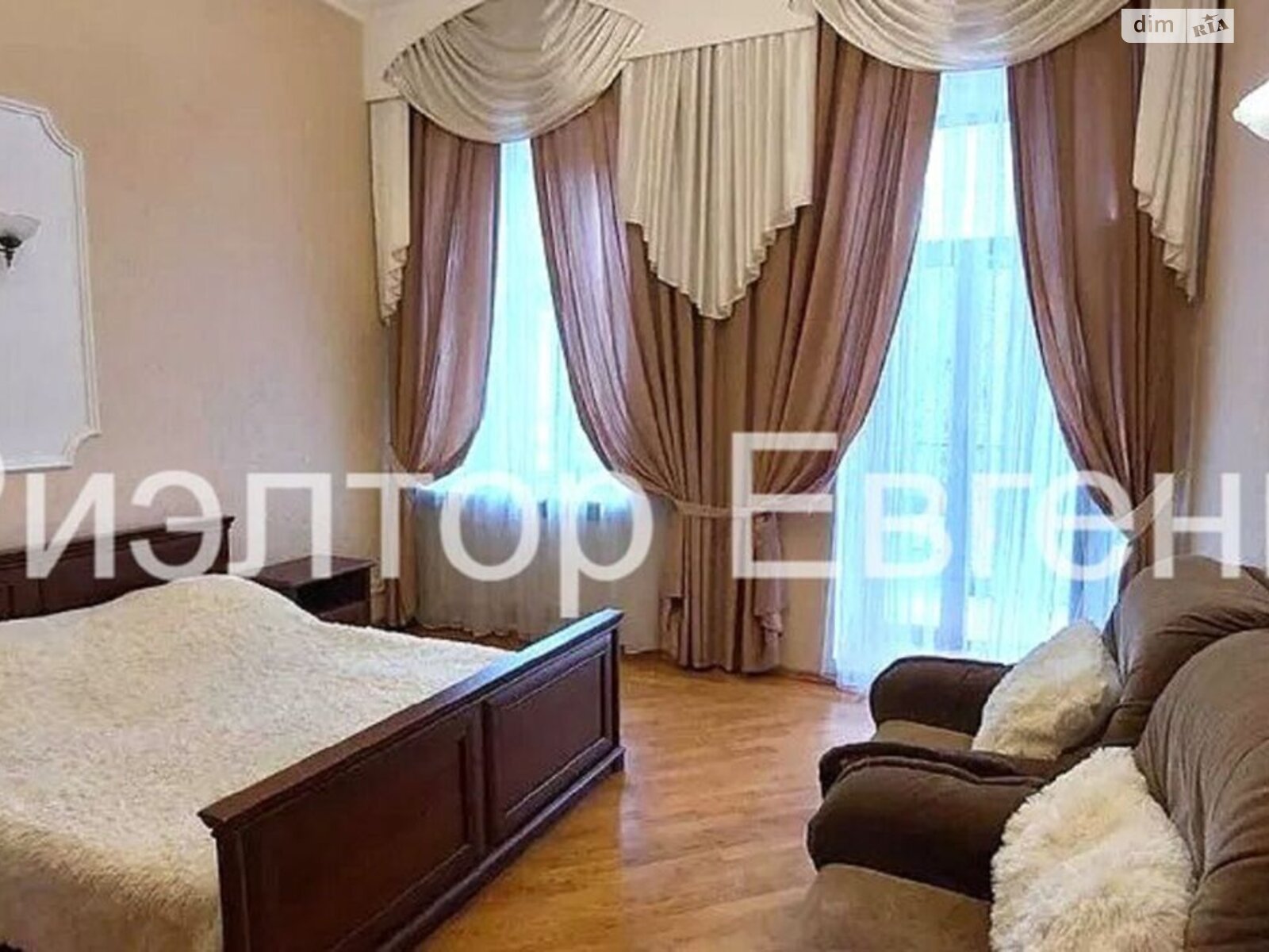 трехкомнатная квартира в Одессе, район Приморский, на ул. Екатерининская 34/36 в аренду на долгий срок помесячно фото 1 трехкомнатная квартира в Одессе, район Приморский, на ул. Екатерининская 34/36 в аренду на долгий срок помесячно фото 1