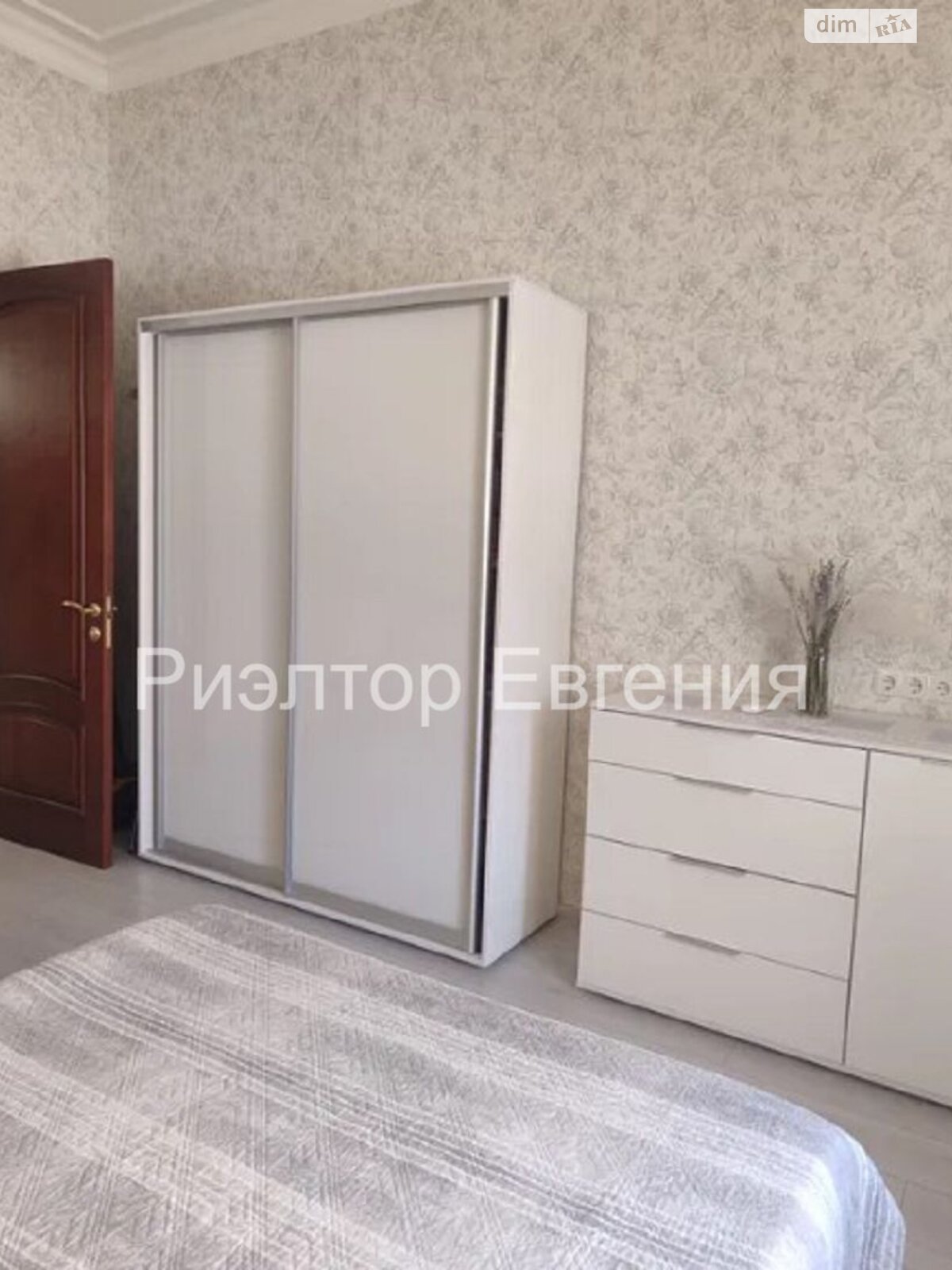 однокімнатна квартира в Одесі, район Приморський, на вул. Катерининська 30 в довготривалу оренду помісячно фото 1 однокімнатна квартира в Одесі, район Приморський, на вул. Катерининська 30 в довготривалу оренду помісячно фото 1