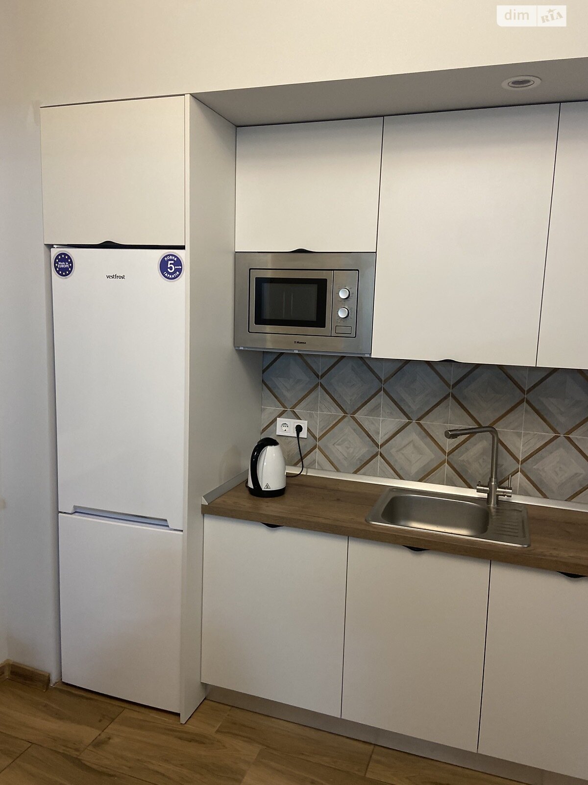 однокомнатная квартира в Одессе, район Приморский, на ул. Европейская 2 в аренду на долгий срок помесячно фото 1 однокомнатная квартира в Одессе, район Приморский, на ул. Европейская 2 в аренду на долгий срок помесячно фото 1