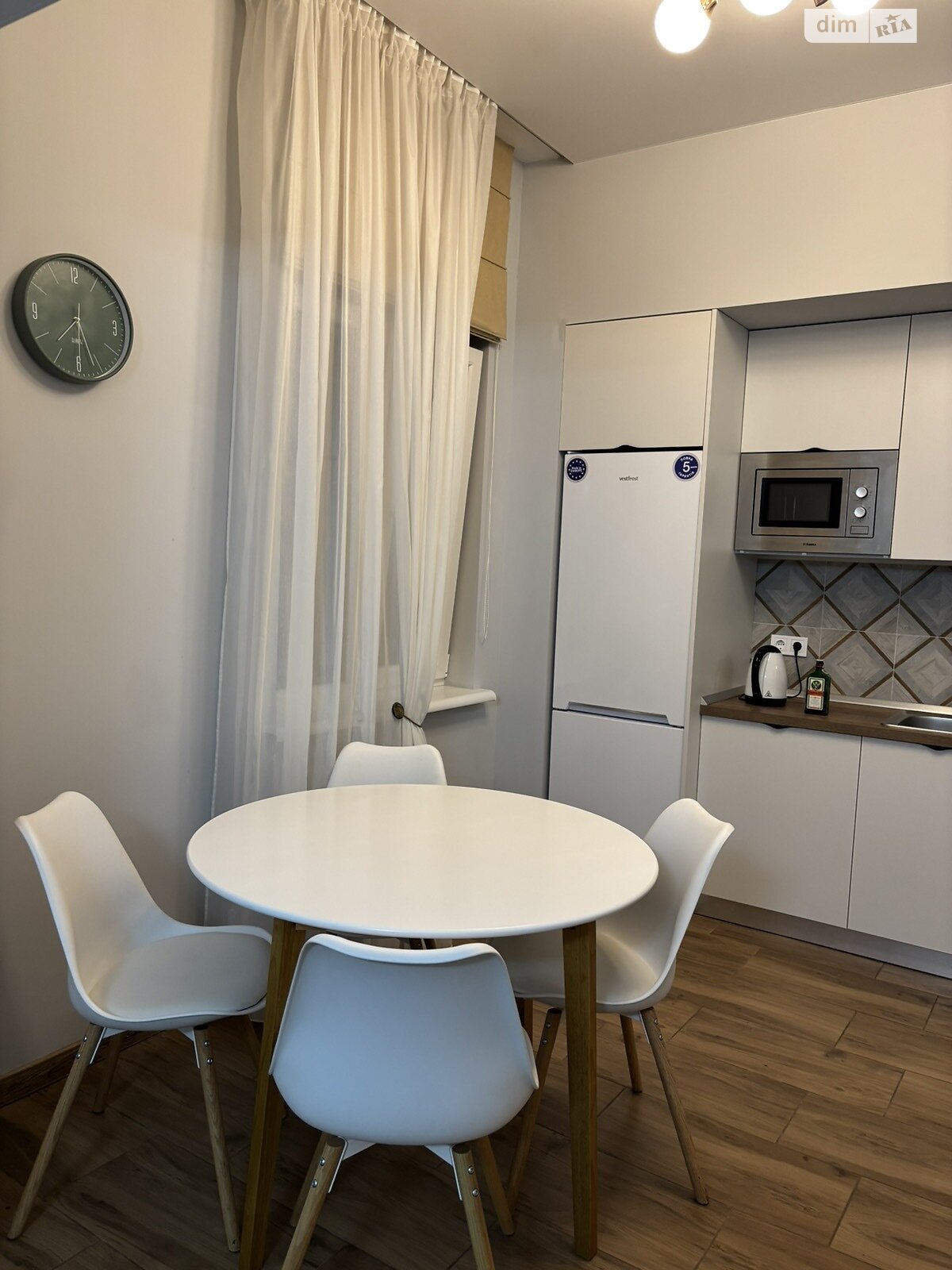 однокомнатная квартира в Одессе, район Приморский, на ул. Европейская 2 в аренду на долгий срок помесячно фото 1 однокомнатная квартира в Одессе, район Приморский, на ул. Европейская 2 в аренду на долгий срок помесячно фото 1