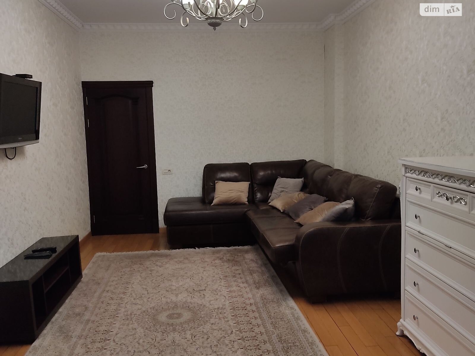 двухкомнатная квартира с мебелью в Одессе, район Приморский, на бул. Французский 9 в аренду на долгий срок помесячно фото 1