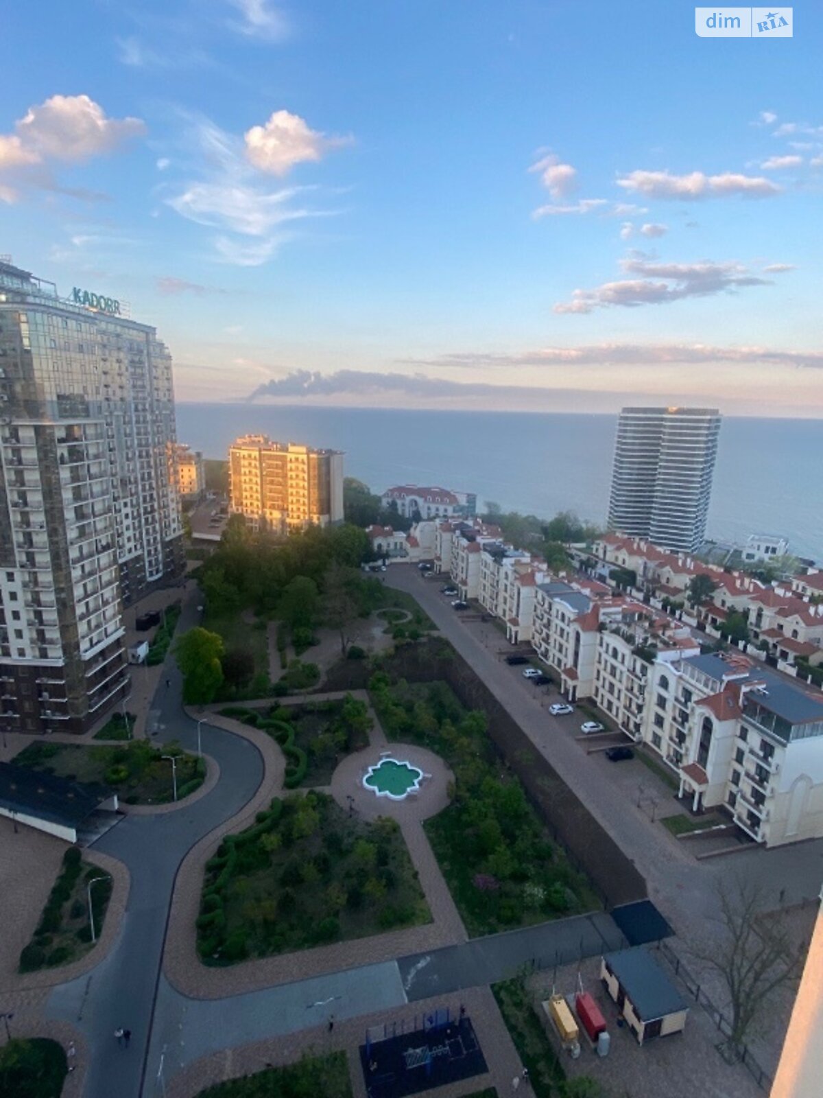 трикімнатна квартира в Одесі, район Приморський, на бул. Французький 60Г в довготривалу оренду помісячно фото 1 трикімнатна квартира в Одесі, район Приморський, на бул. Французький 60Г в довготривалу оренду помісячно фото 1