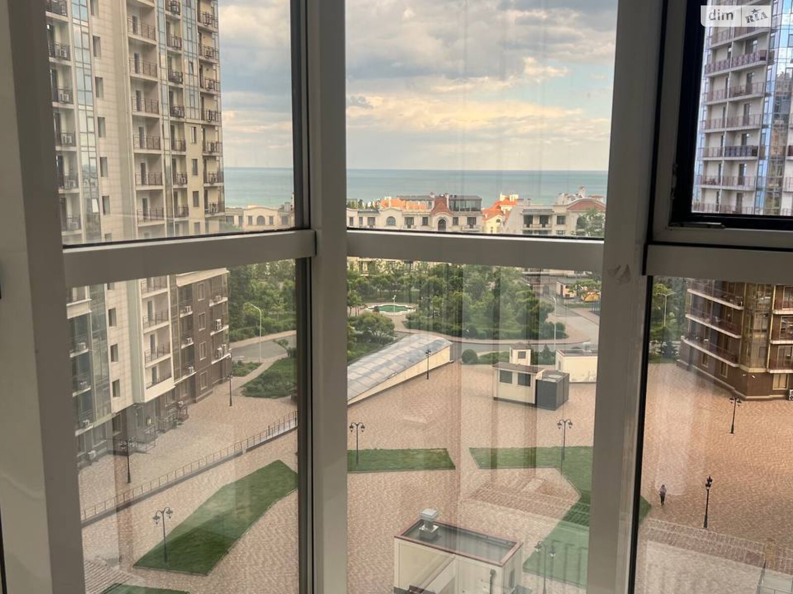 двухкомнатная квартира в Одессе, район Приморский, на бул. Французский 60Б в аренду на долгий срок помесячно фото 1 двухкомнатная квартира в Одессе, район Приморский, на бул. Французский 60Б в аренду на долгий срок помесячно фото 1