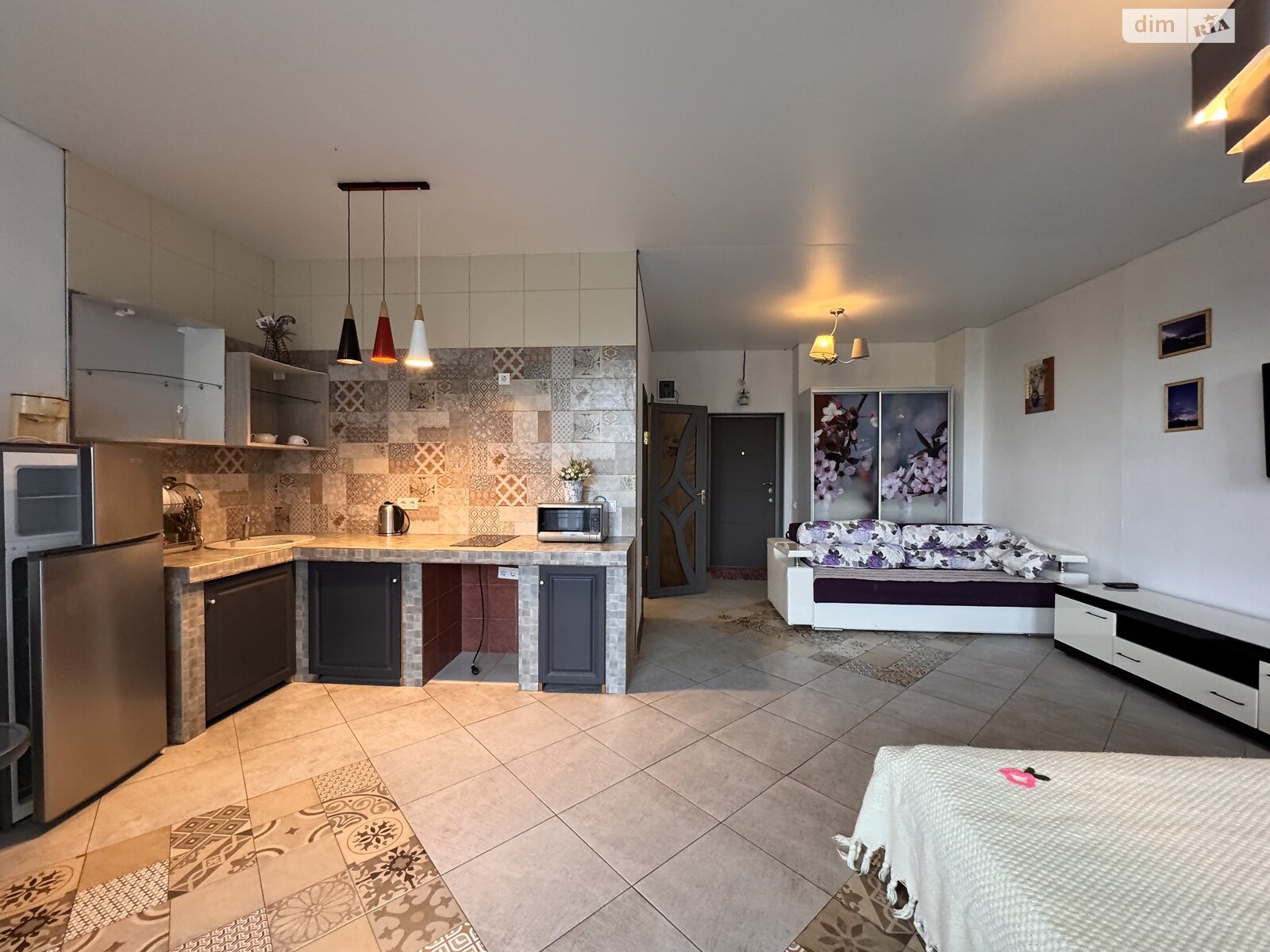 однокомнатная квартира в Одессе, район Приморский, на бул. Французский 85/5 в аренду на долгий срок помесячно фото 1