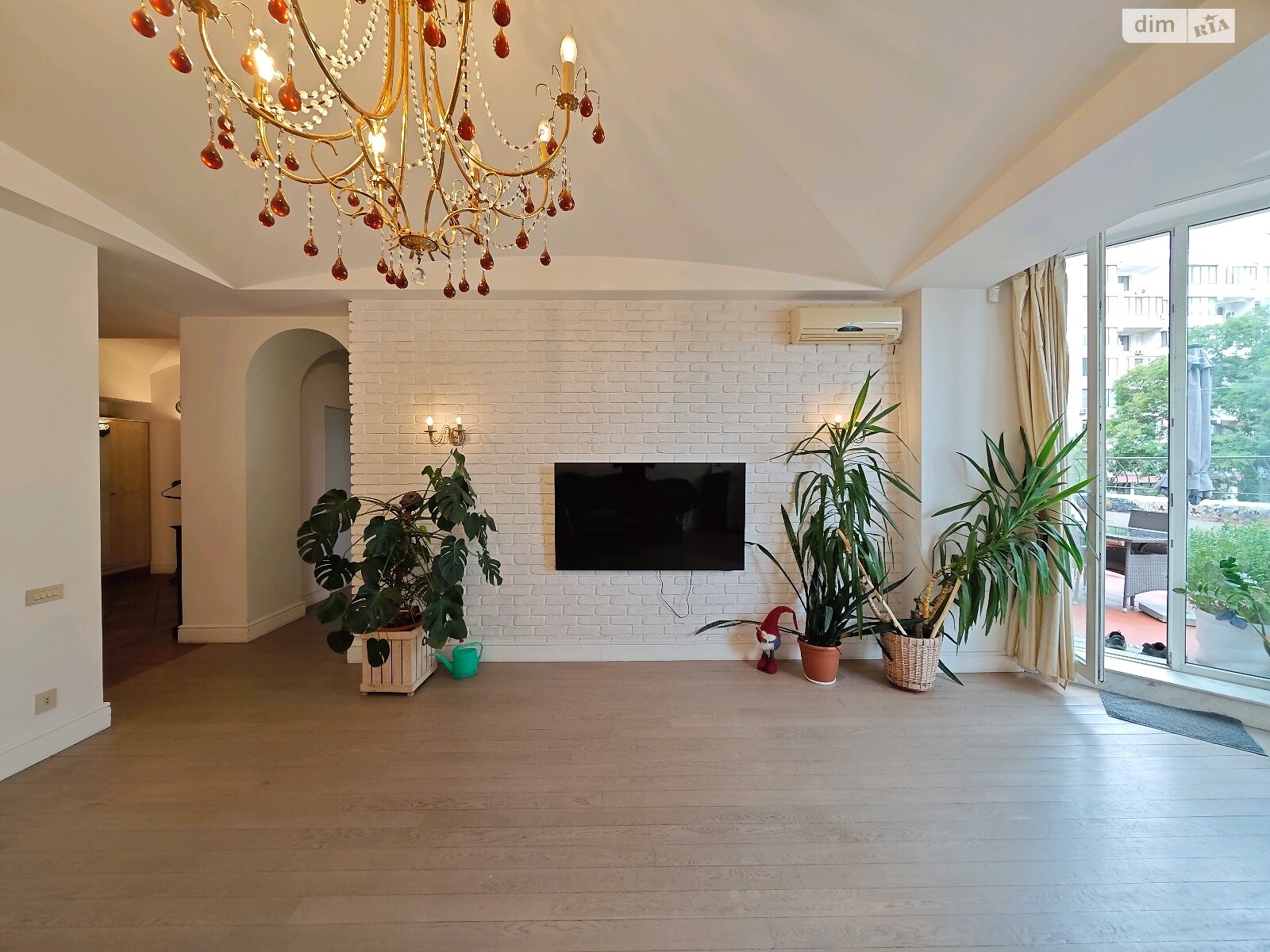 трикімнатна квартира в Одесі, район Приморський, на бул. Французький 49А в довготривалу оренду помісячно фото 1 трикімнатна квартира в Одесі, район Приморський, на бул. Французький 49А в довготривалу оренду помісячно фото 1