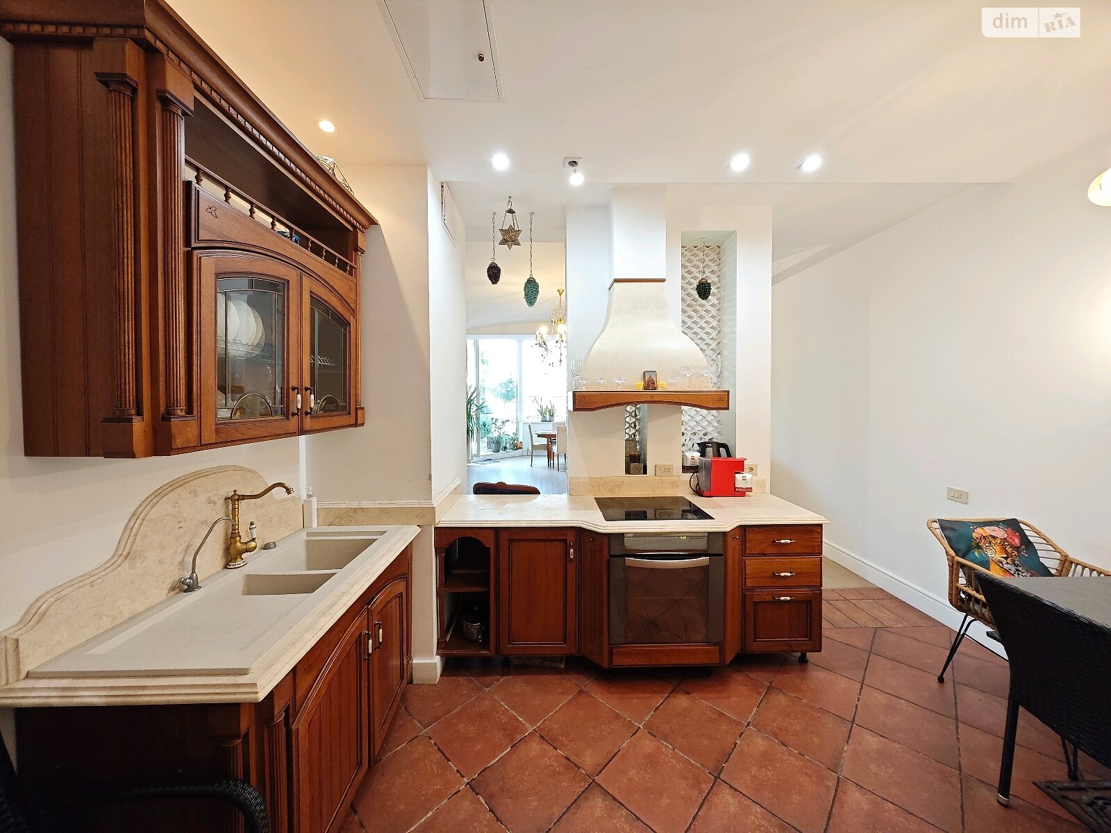 трикімнатна квартира в Одесі, район Приморський, на бул. Французький 49А в довготривалу оренду помісячно фото 1 трикімнатна квартира в Одесі, район Приморський, на бул. Французький 49А в довготривалу оренду помісячно фото 1