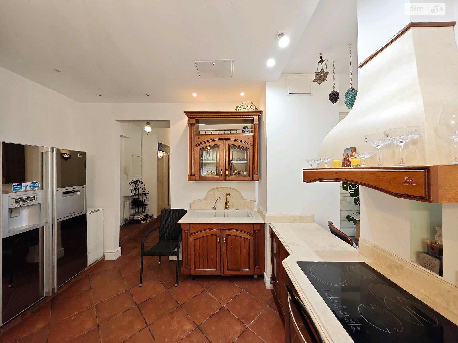 трикімнатна квартира в Одесі, район Приморський, на бул. Французький 49А в довготривалу оренду помісячно фото 1 трикімнатна квартира в Одесі, район Приморський, на бул. Французький 49А в довготривалу оренду помісячно фото 1